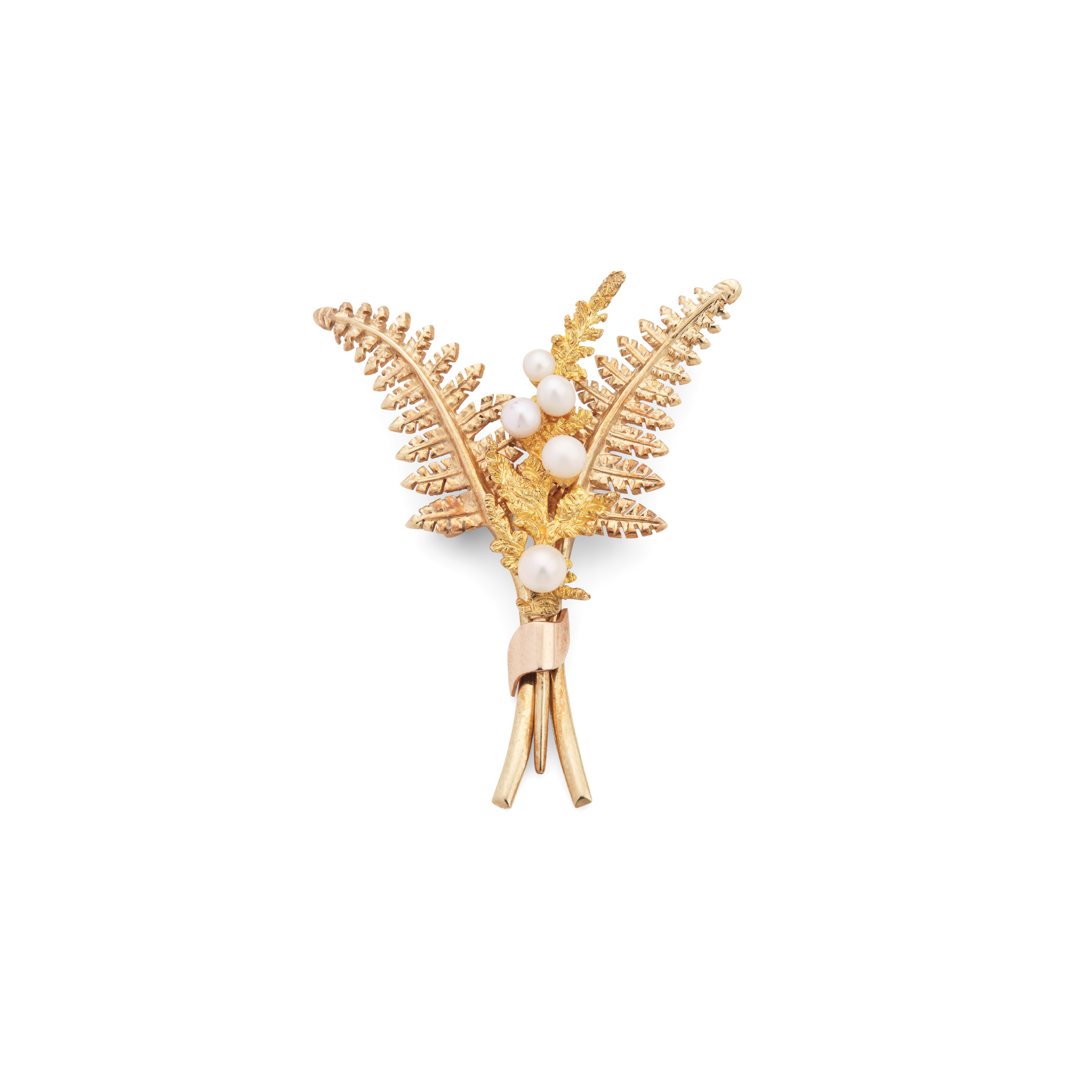 Cairncross of Perth: A 9ct gold Scottish freshwater pearl brooch