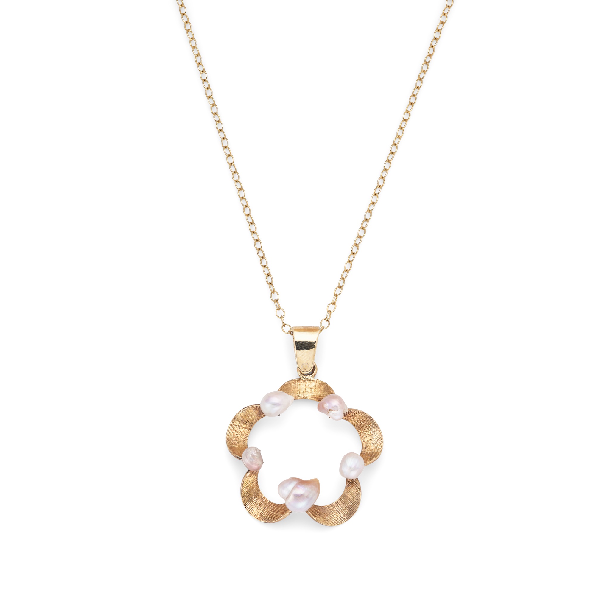 A 9ct yellow gold Scottish freshwater pearl pendant necklace