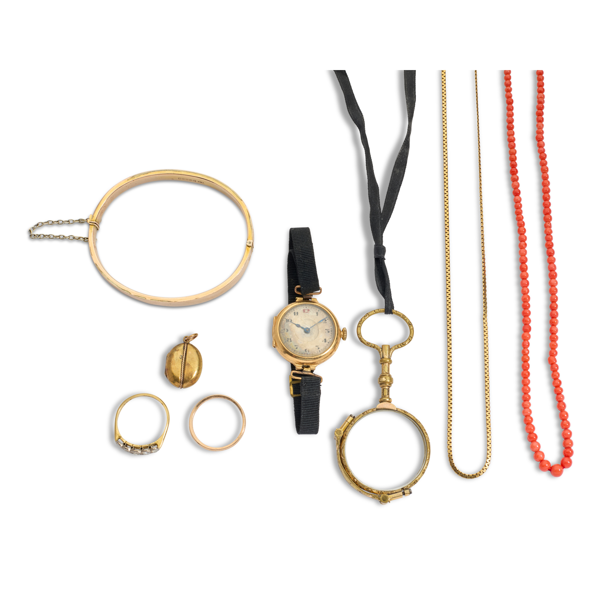 A collection of jewellery