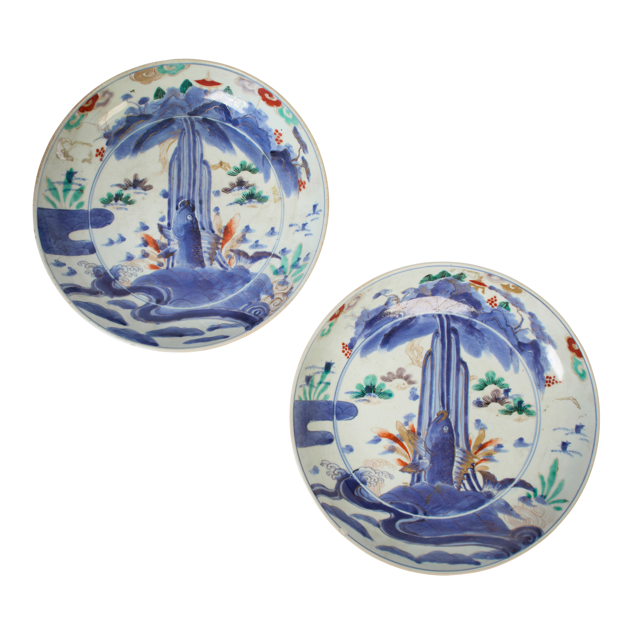 PAIR OF JAPANESE ARITA 'FISH' PLATES