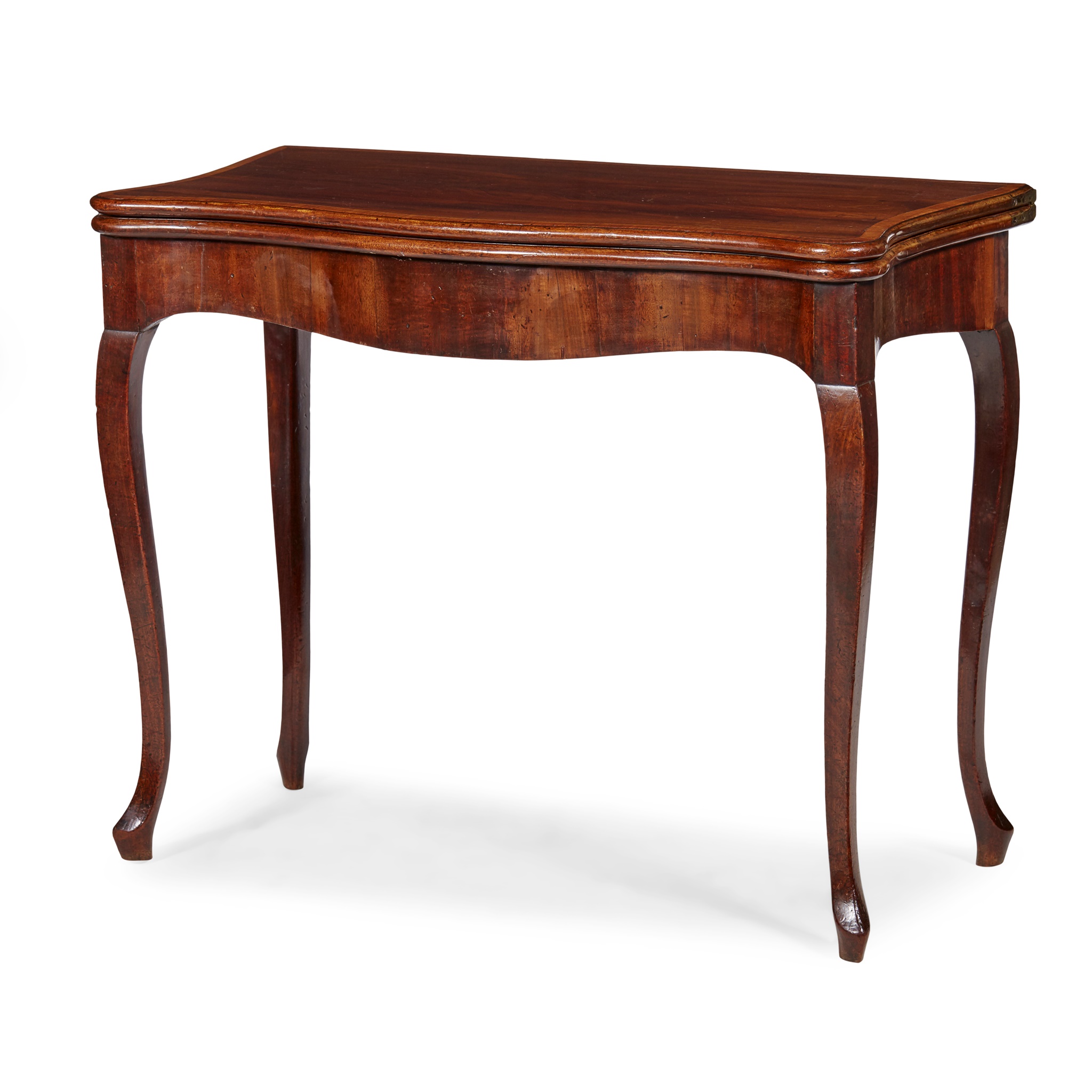 GEORGE III MAHOGANY AND KINGWOOD SERPENTINE CARD TABLE