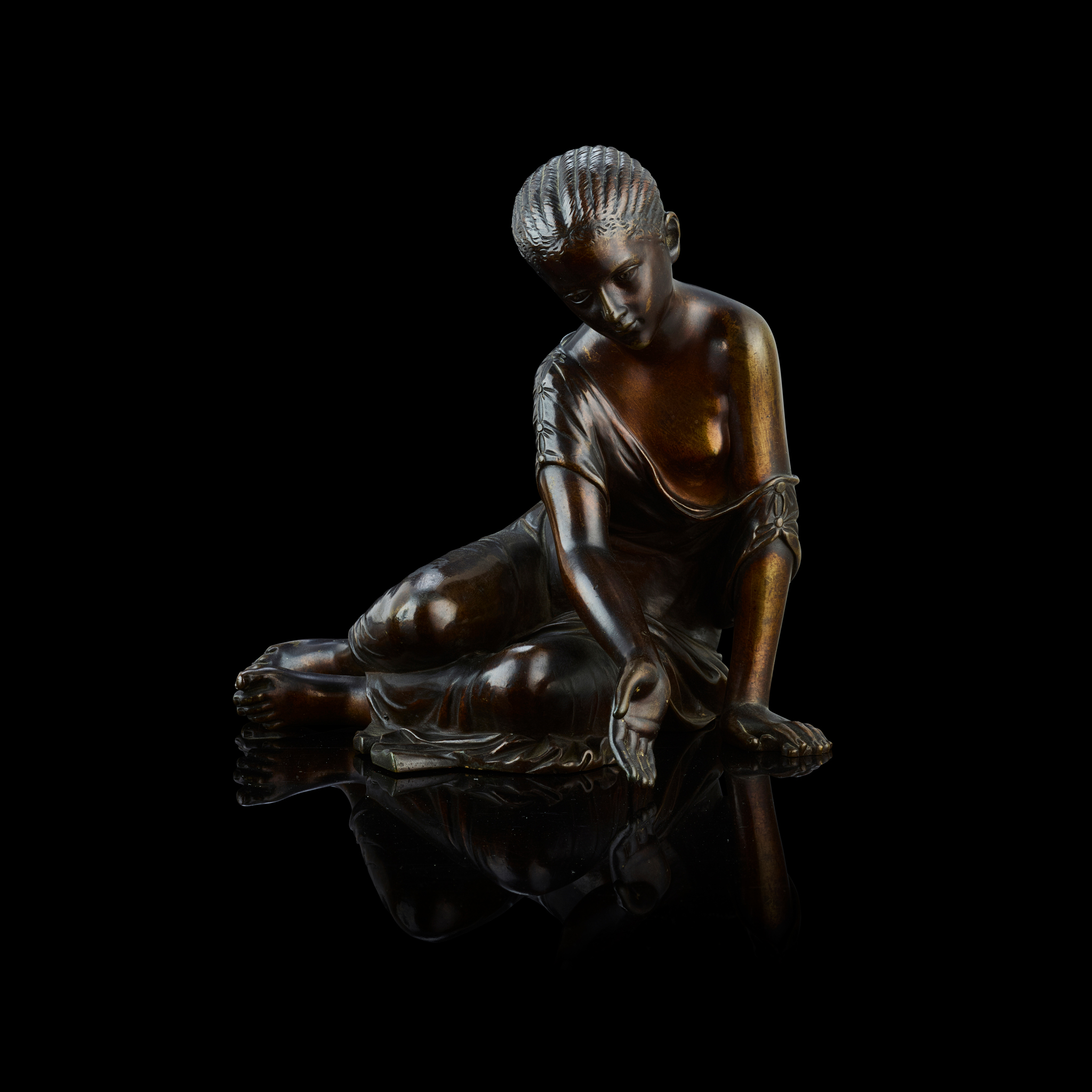 AFTER THE ANTIQUE, FRENCH BRONZE FIGURE, 'LA JOUEUSE D'OSSELETS'
