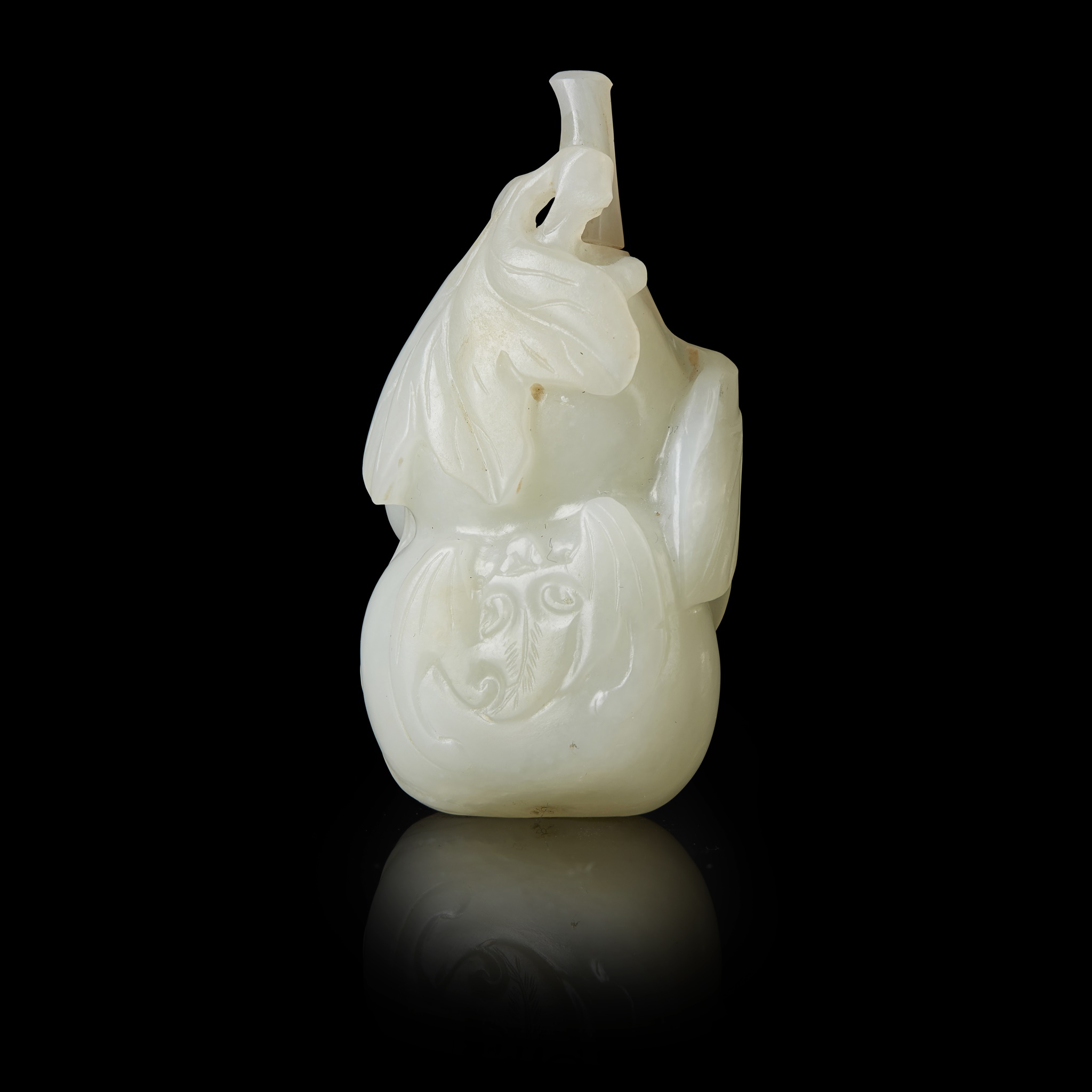 WHITE JADE 'DOUBLE-GOURD' SNUFF BOTTLE