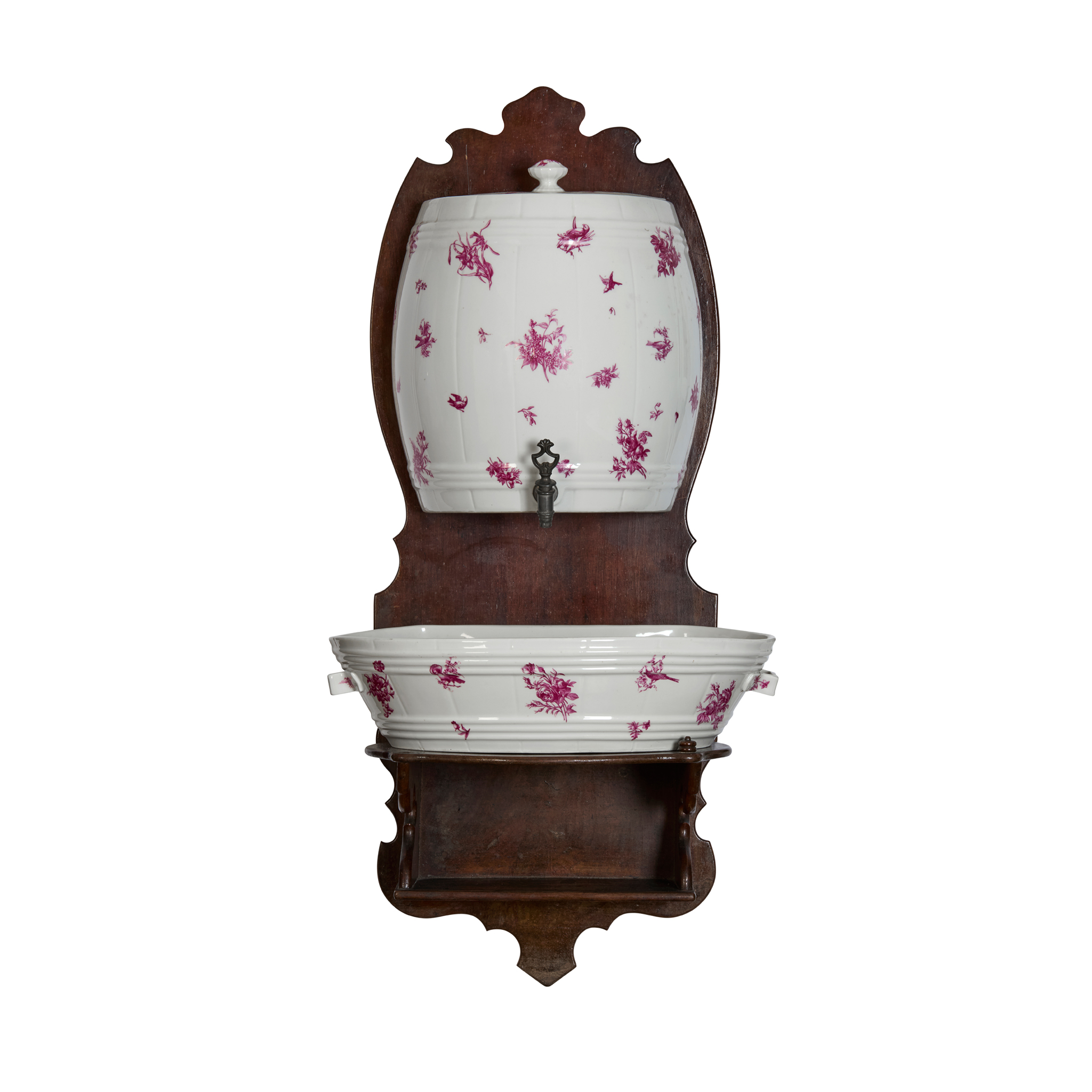 CONTINENTAL PORCELAIN LAVABO AND BRACKET