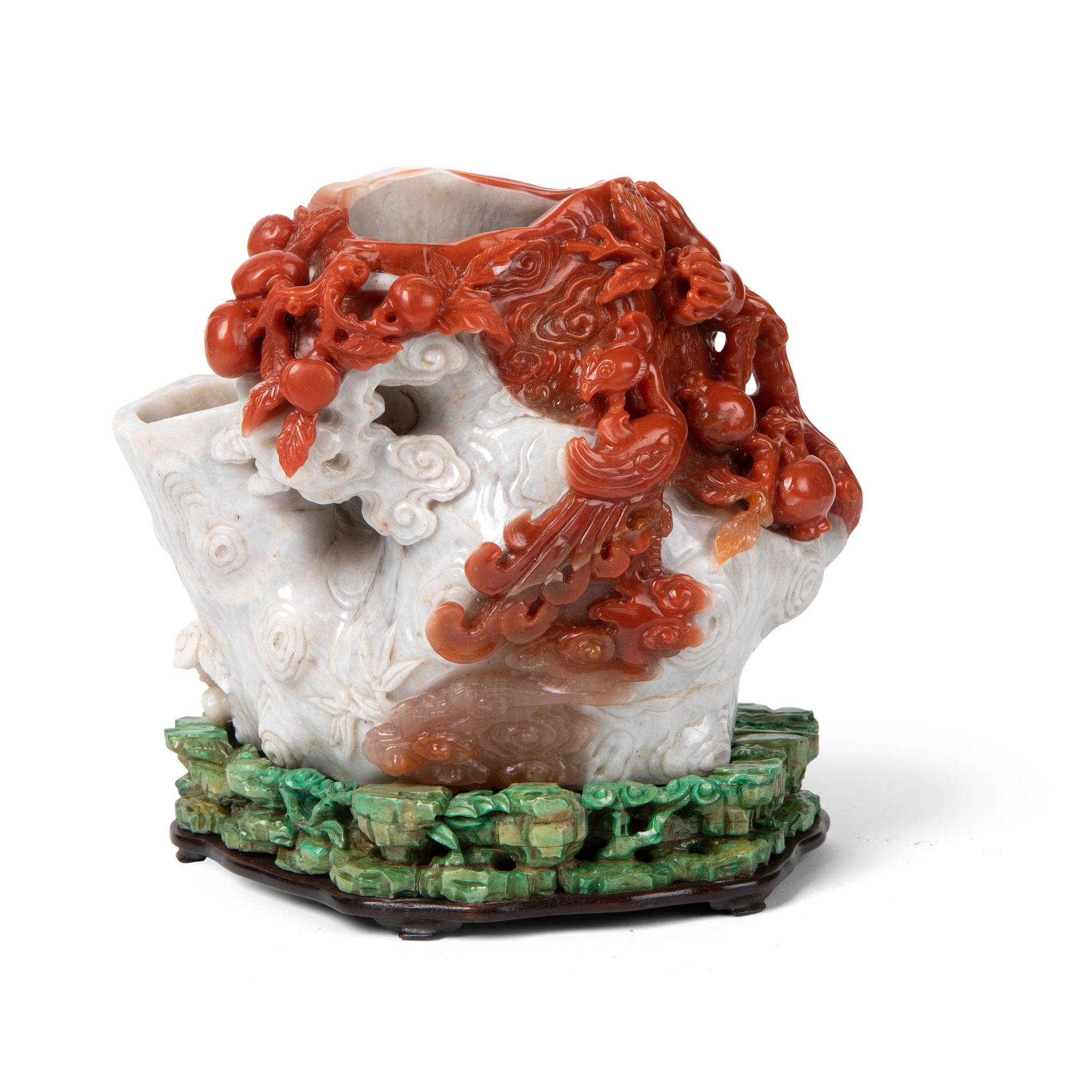 RED AND WHITE CARNELIAN AGATE 'TREE TRUNK' VASE