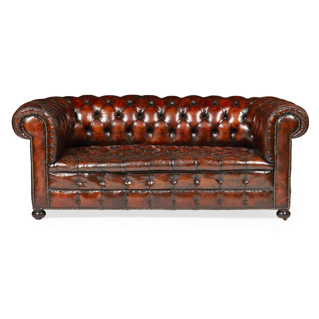VICTORIAN STYLE LEATHER-UPHOLSTERED CHESTERFIELD SOFA