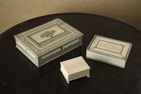 A early 19th century Indian Vizagapatam ivory veneered box