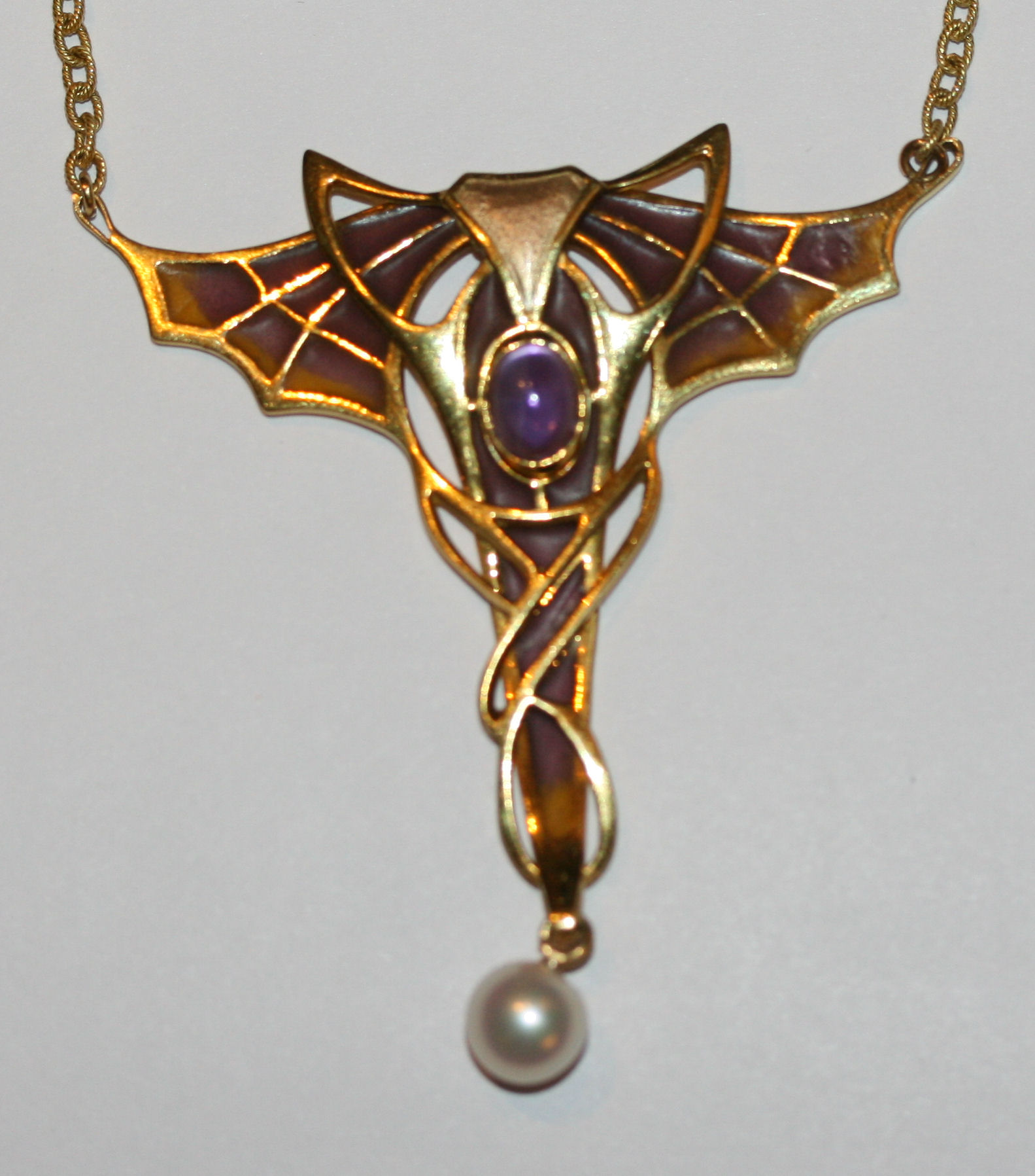 An Art Nouveau necklace