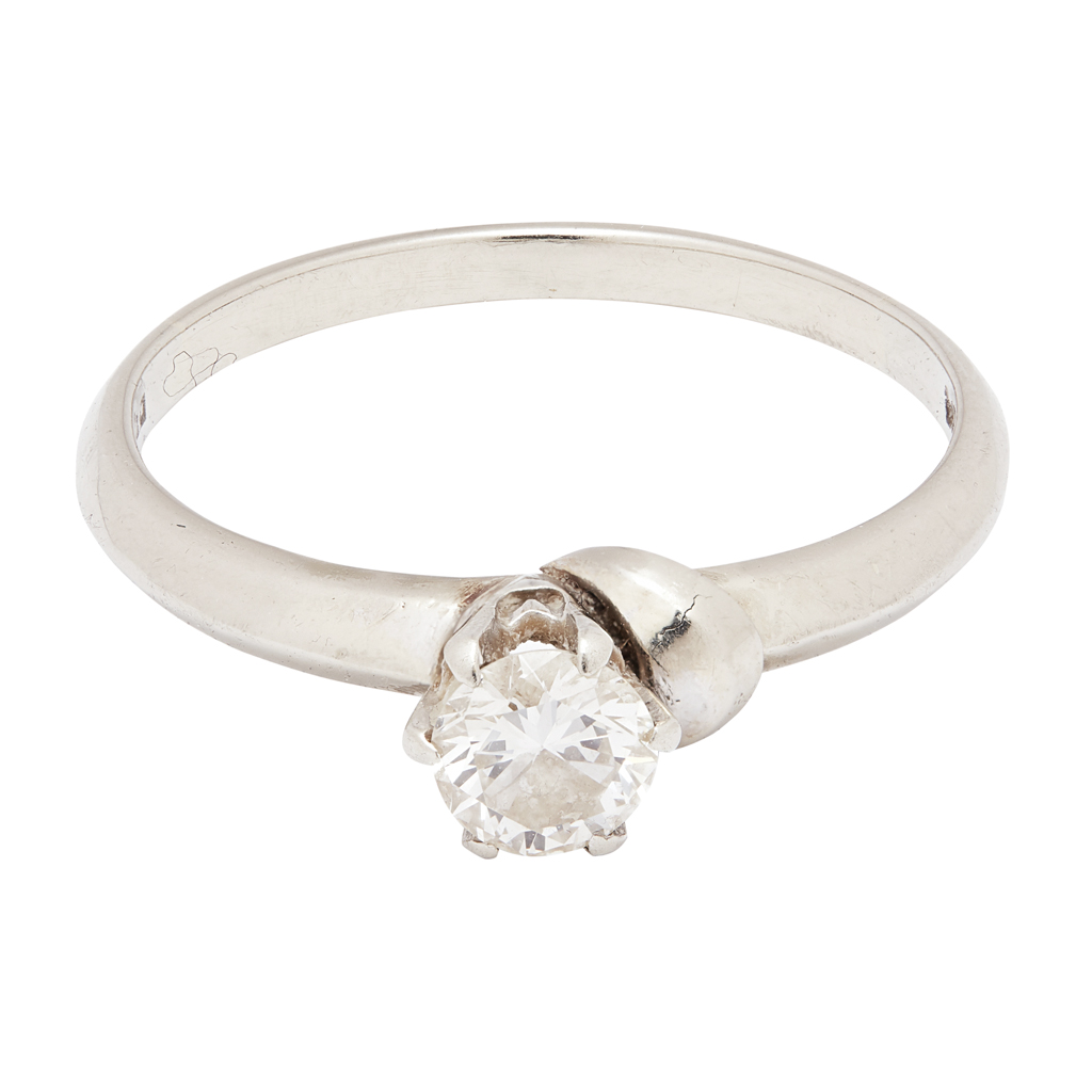 A single stone diamond set ring