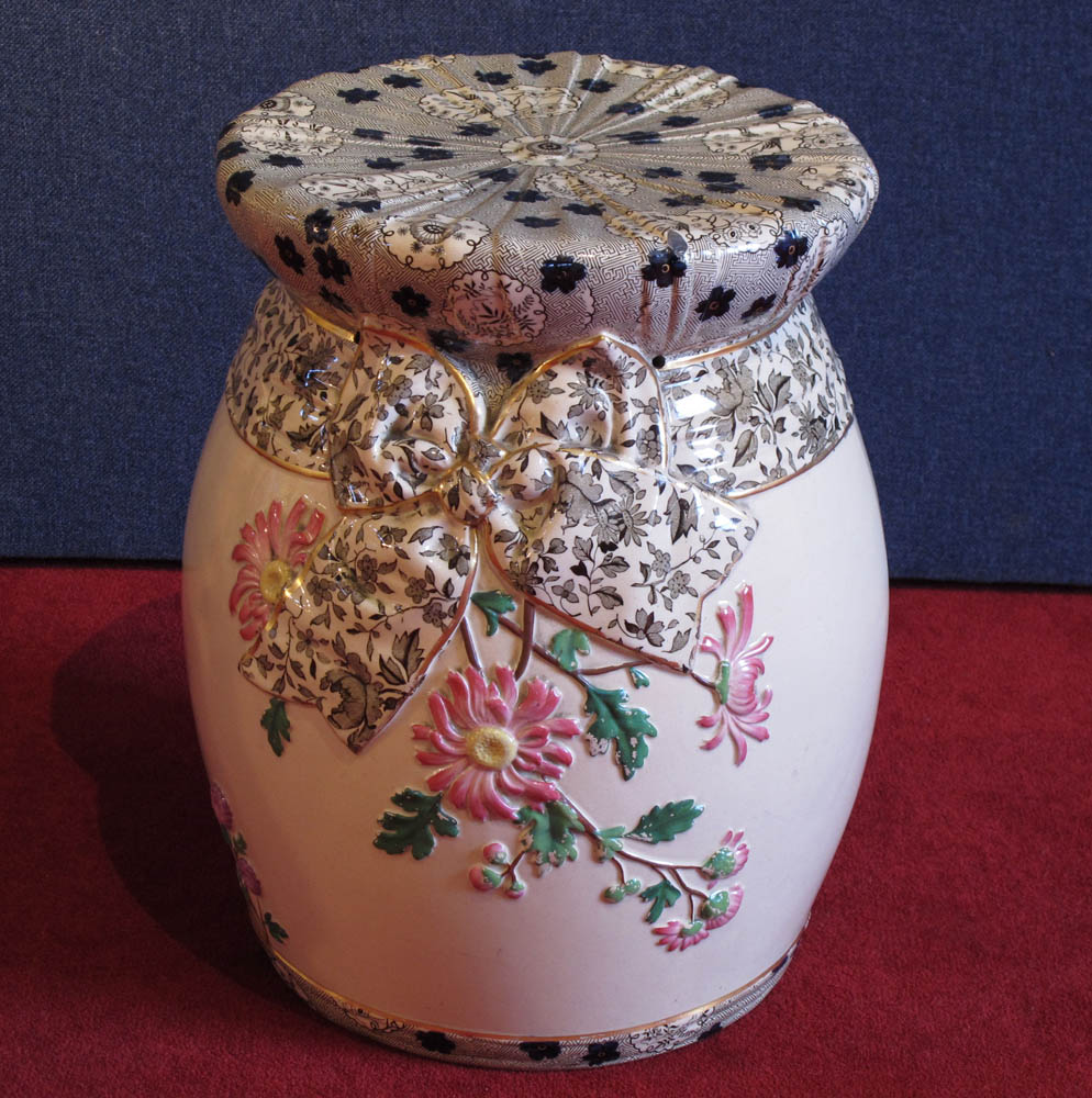 A Minton garden seat