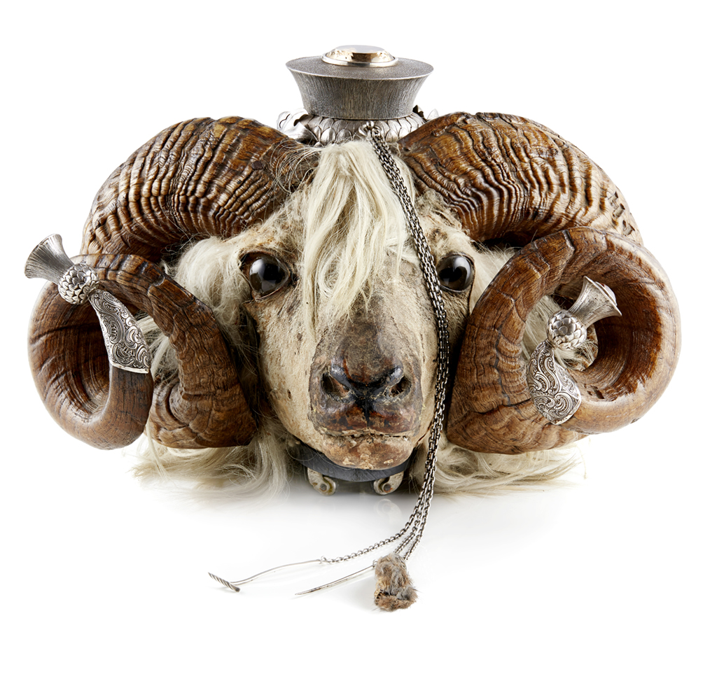 A VICTORIAN RAMS HEAD SNUFF MULL