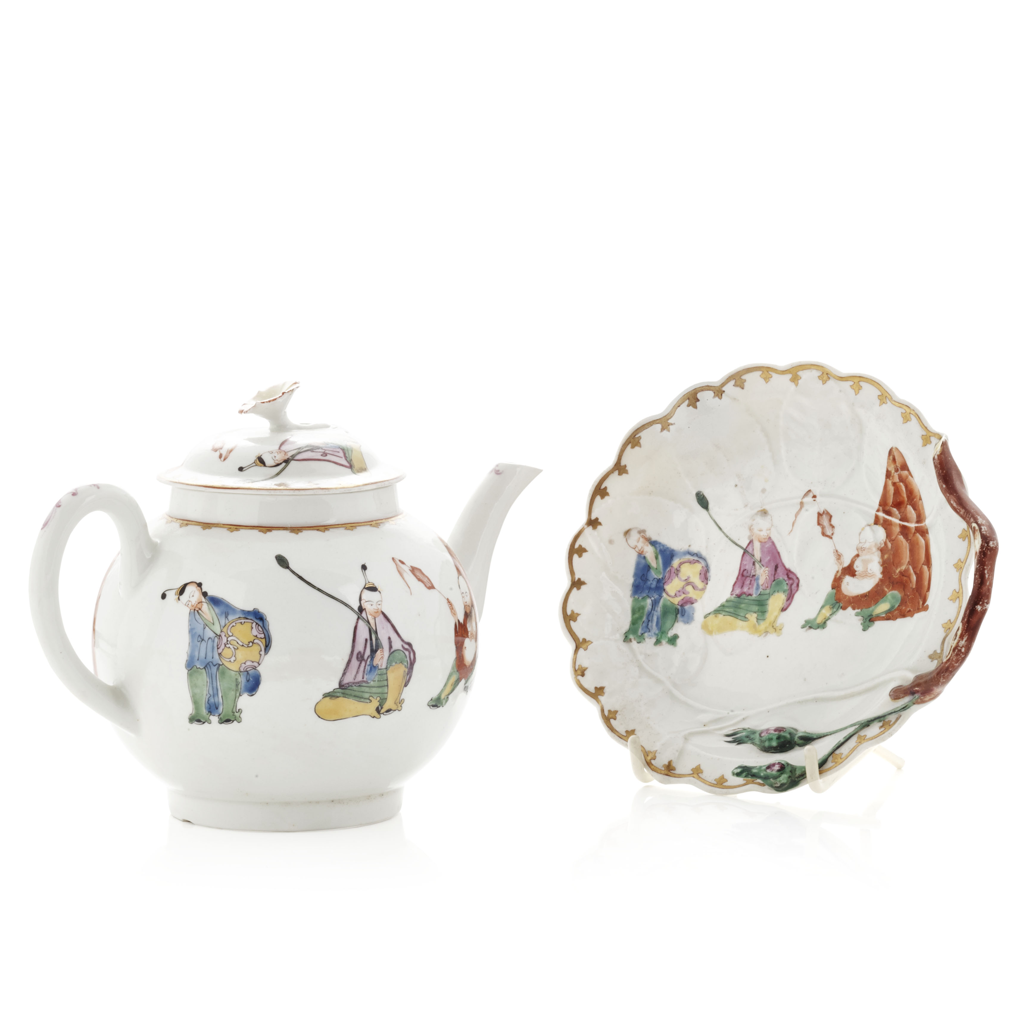 SMALL WORCESTER PORCELAIN LEAF DISH AND A BULLET TEAPOT