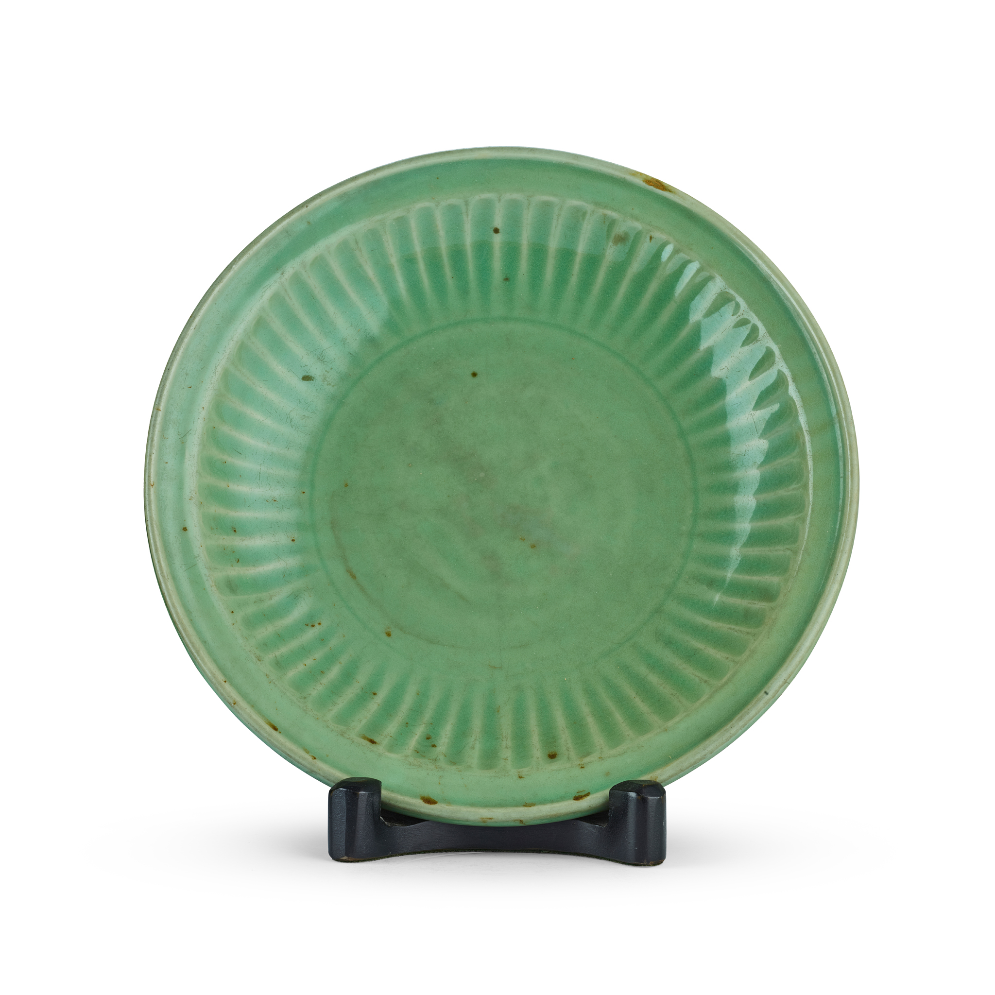 A LARGE LONGQUAN CELADON DISH