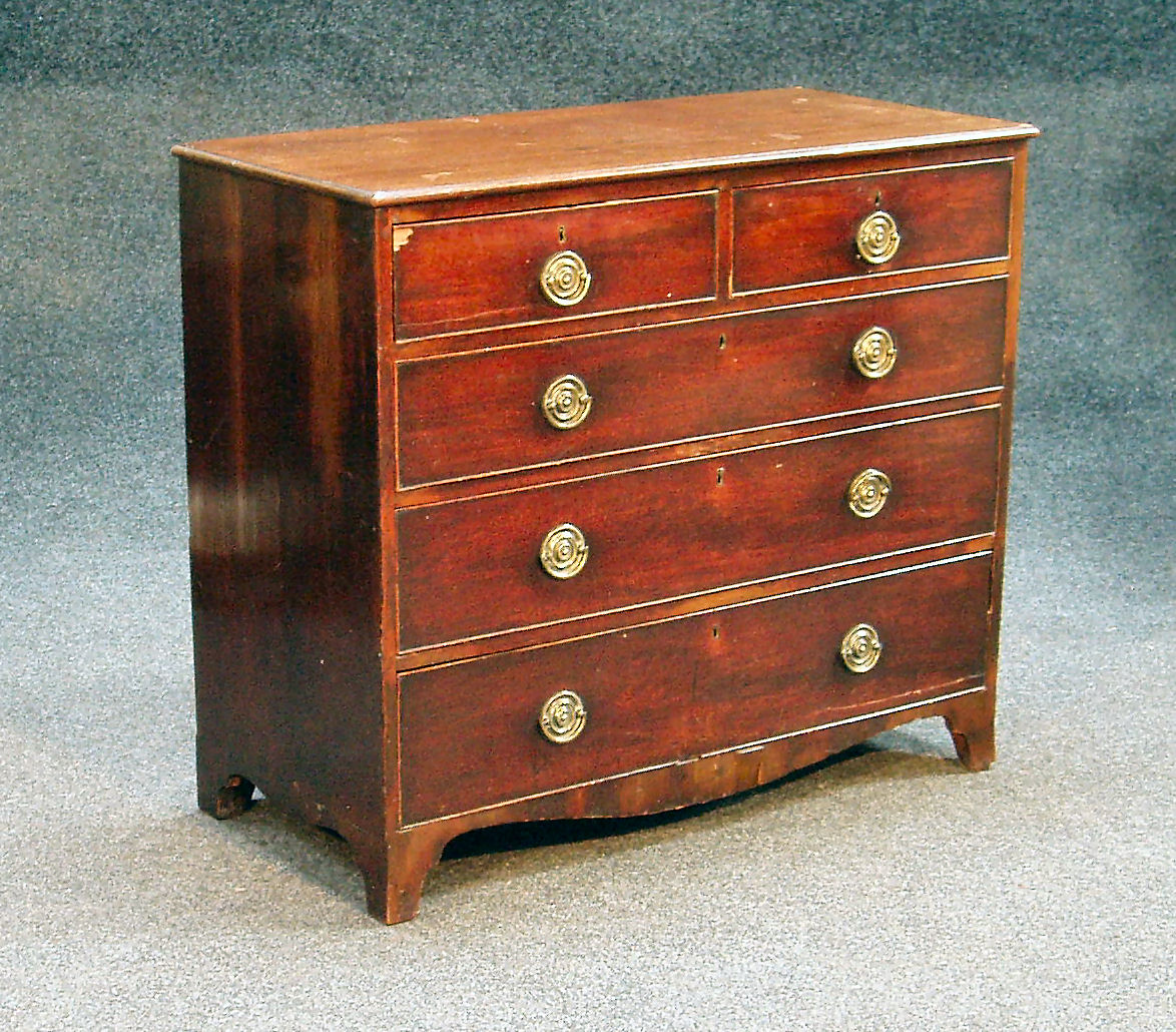A Georgian mahogany chest