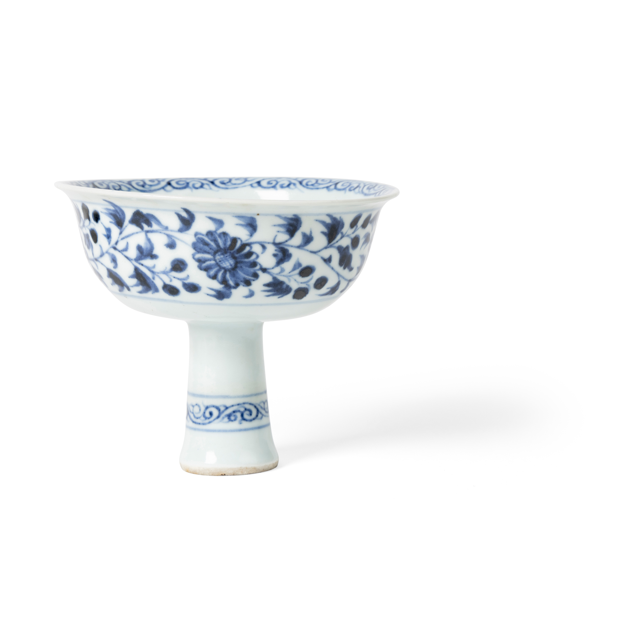CHINESE BLUE AND WHITE 'ANHUA DRAGON' STEM CUP