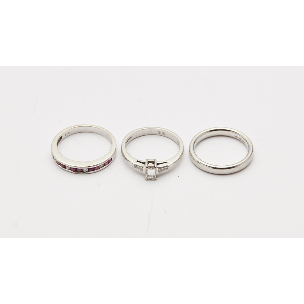 A single stone diamond ring