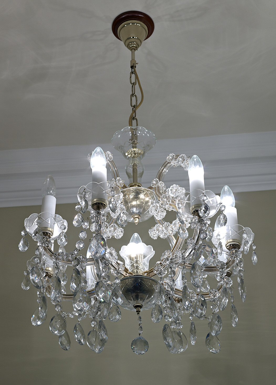 GLASS AND BRASS EIGHT BRANCH CHANDELIER