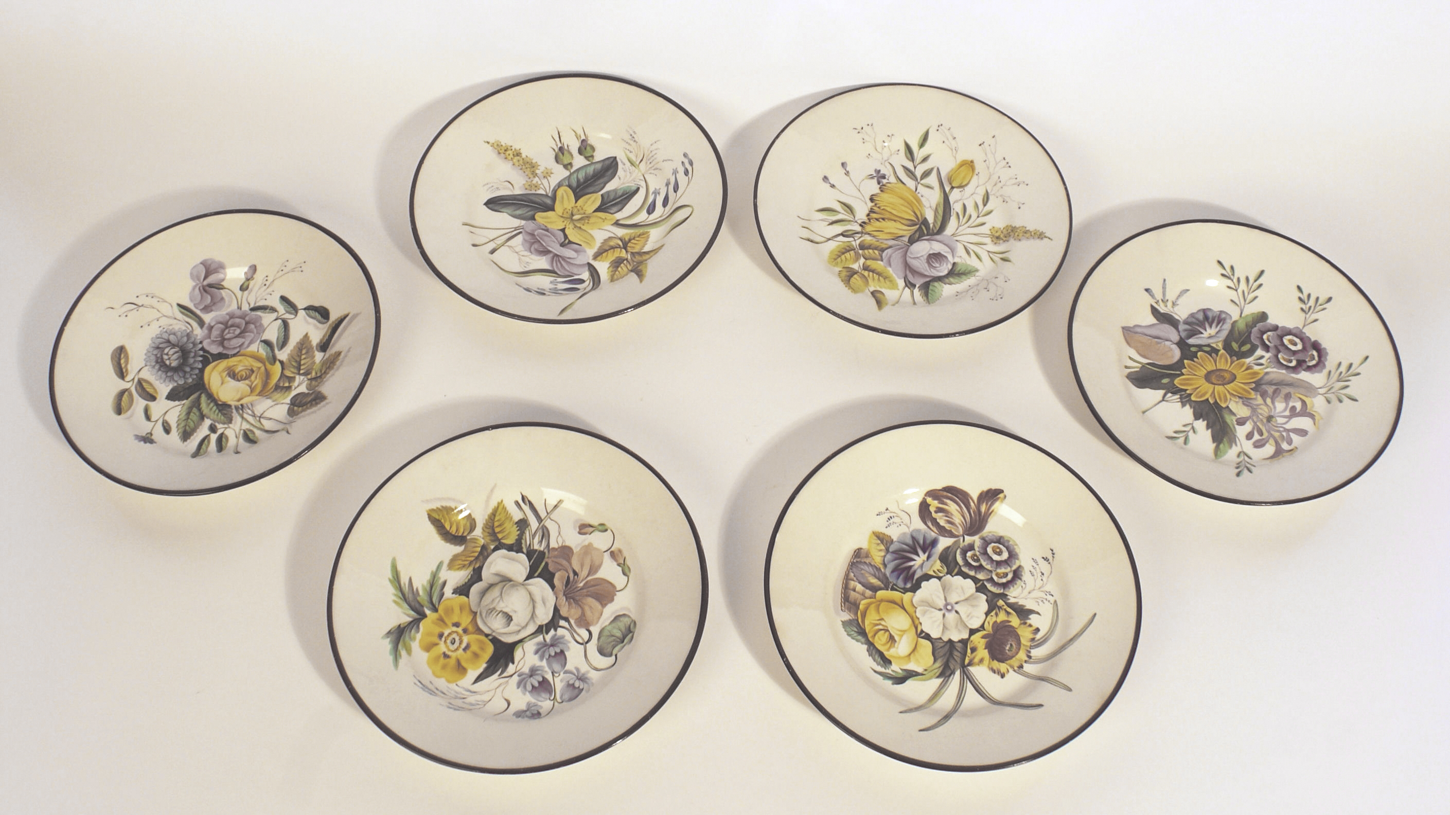 SET OF SIX EARLY ENGLISH CREAMWARE DESSERT PLATES