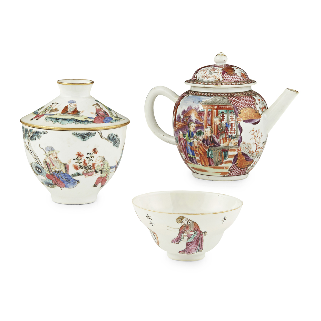FAMILLE ROSE 'MANDARIN PALETTE' TEAPOT