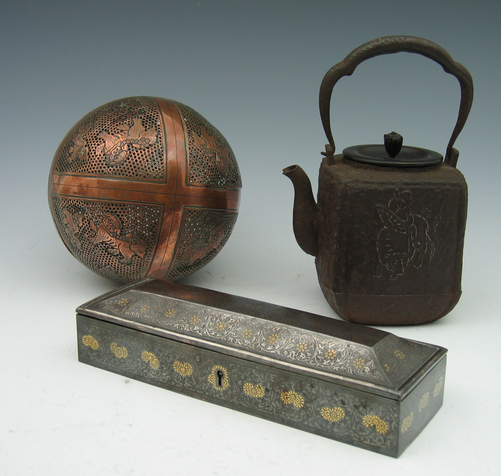 A Chinese circular copper charcoal heater, Qing Dynasty,