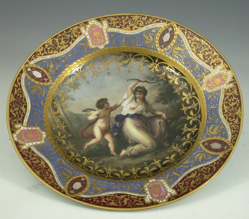 A circular Vienna plate
