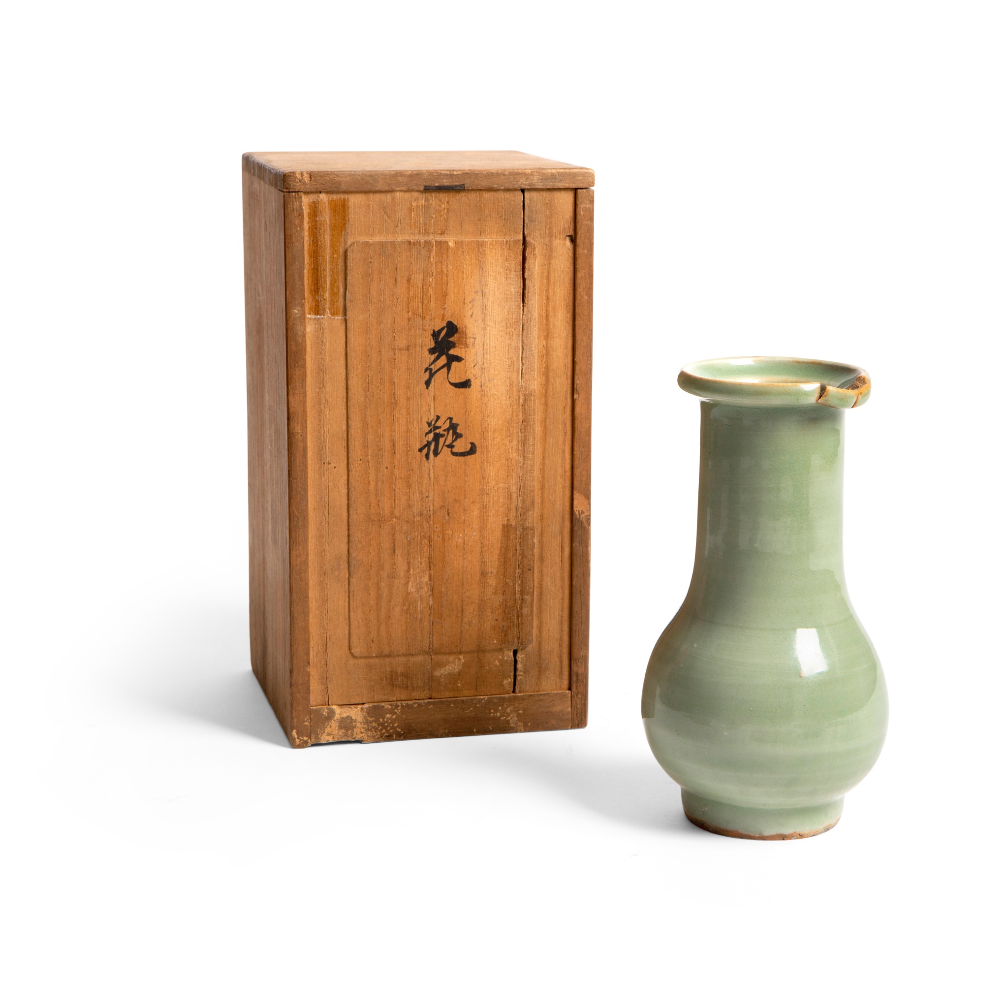 LONGQUAN CELADON-GLAZED VASE