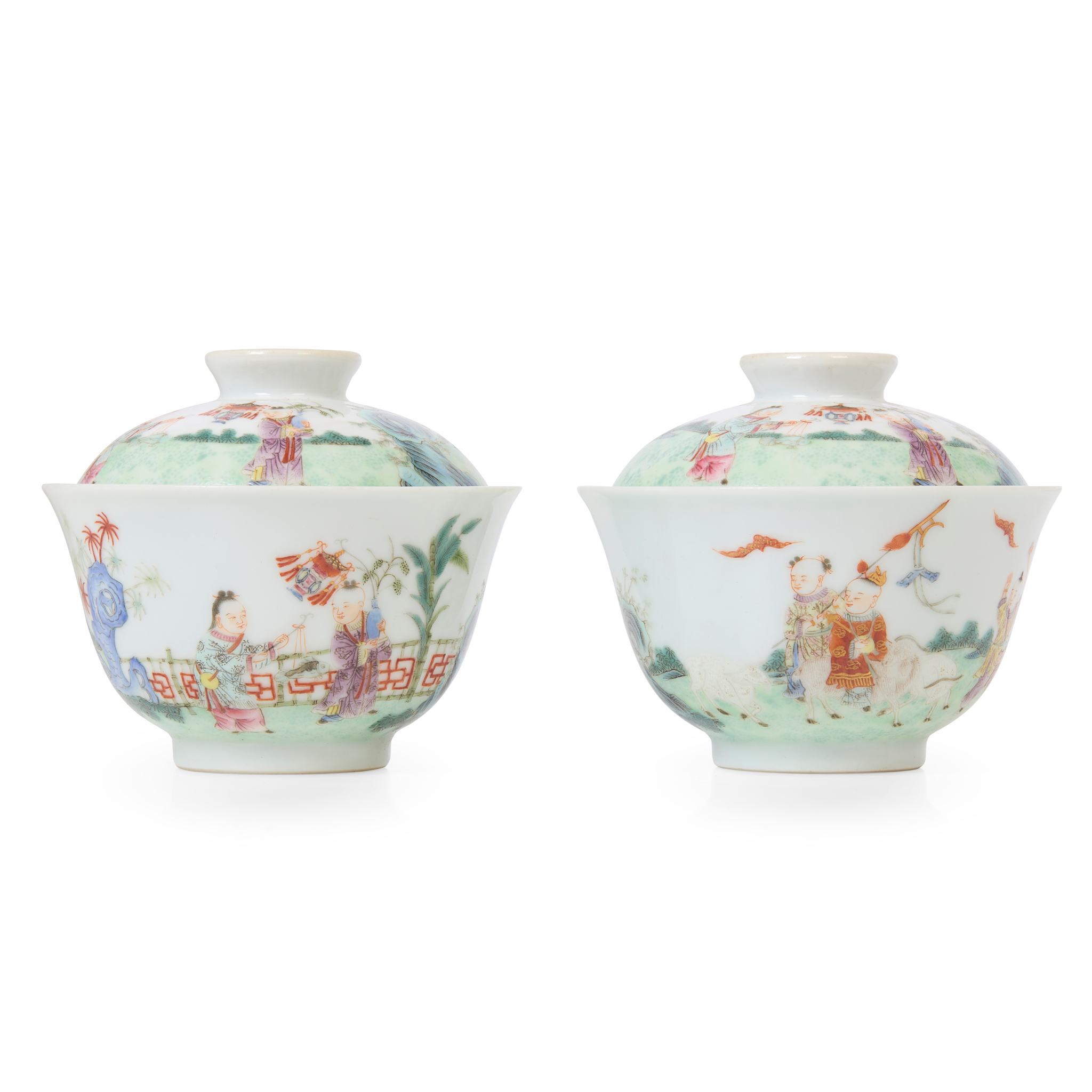 PAIR OF CHINESE FAMILLE ROSE 'BOYS AT PLAY' CUPS WITH COVERS
