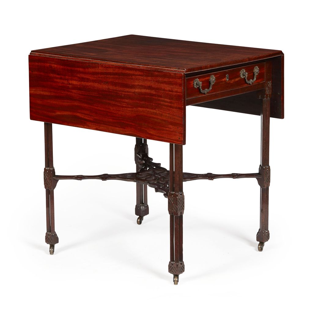 GEORGE III MAHOGANY TEA TABLE