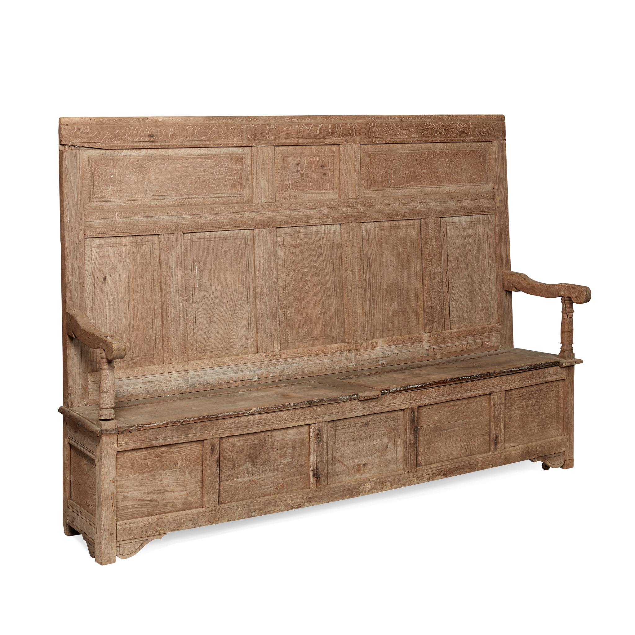 GEORGIAN LIMED OAK SETTLE