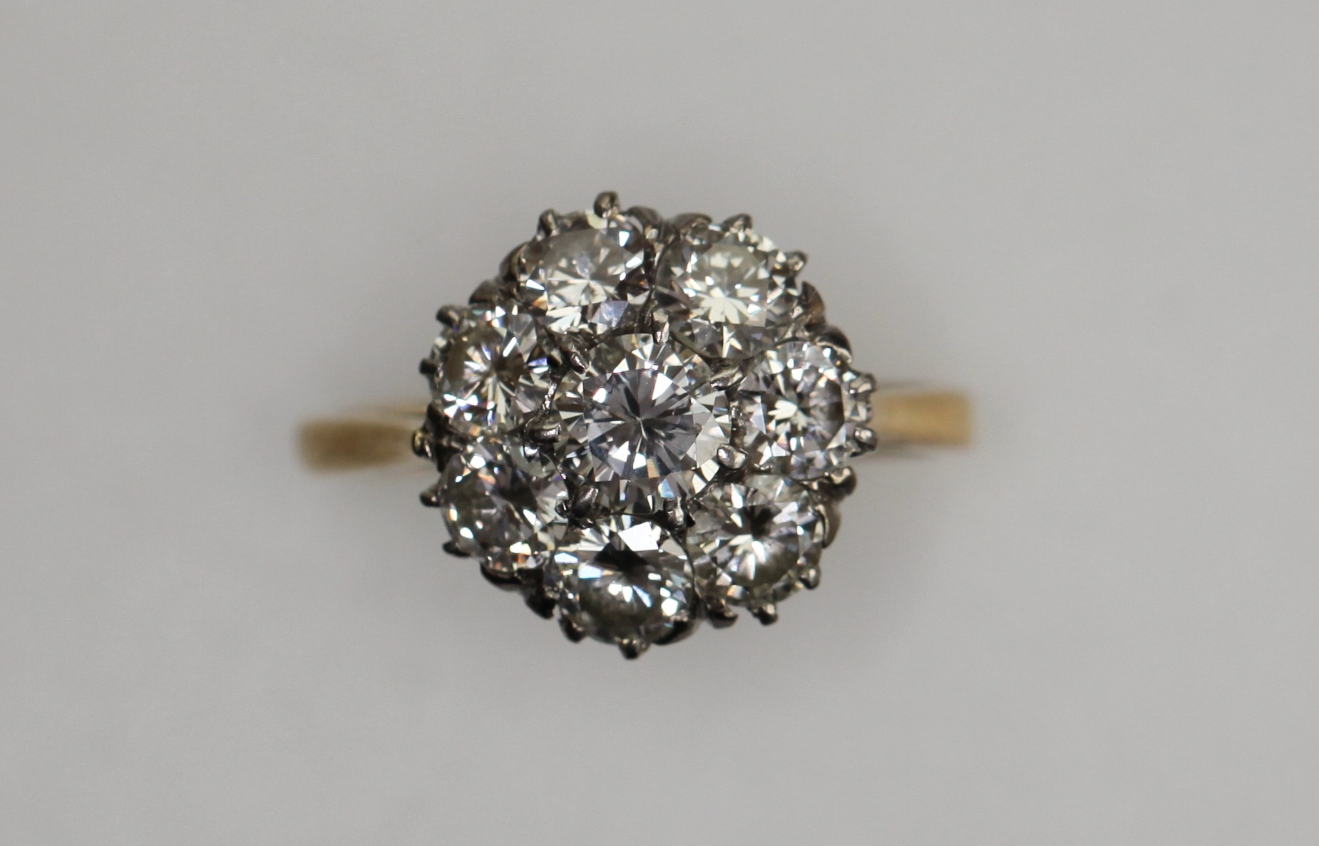 A diamond cluster ring