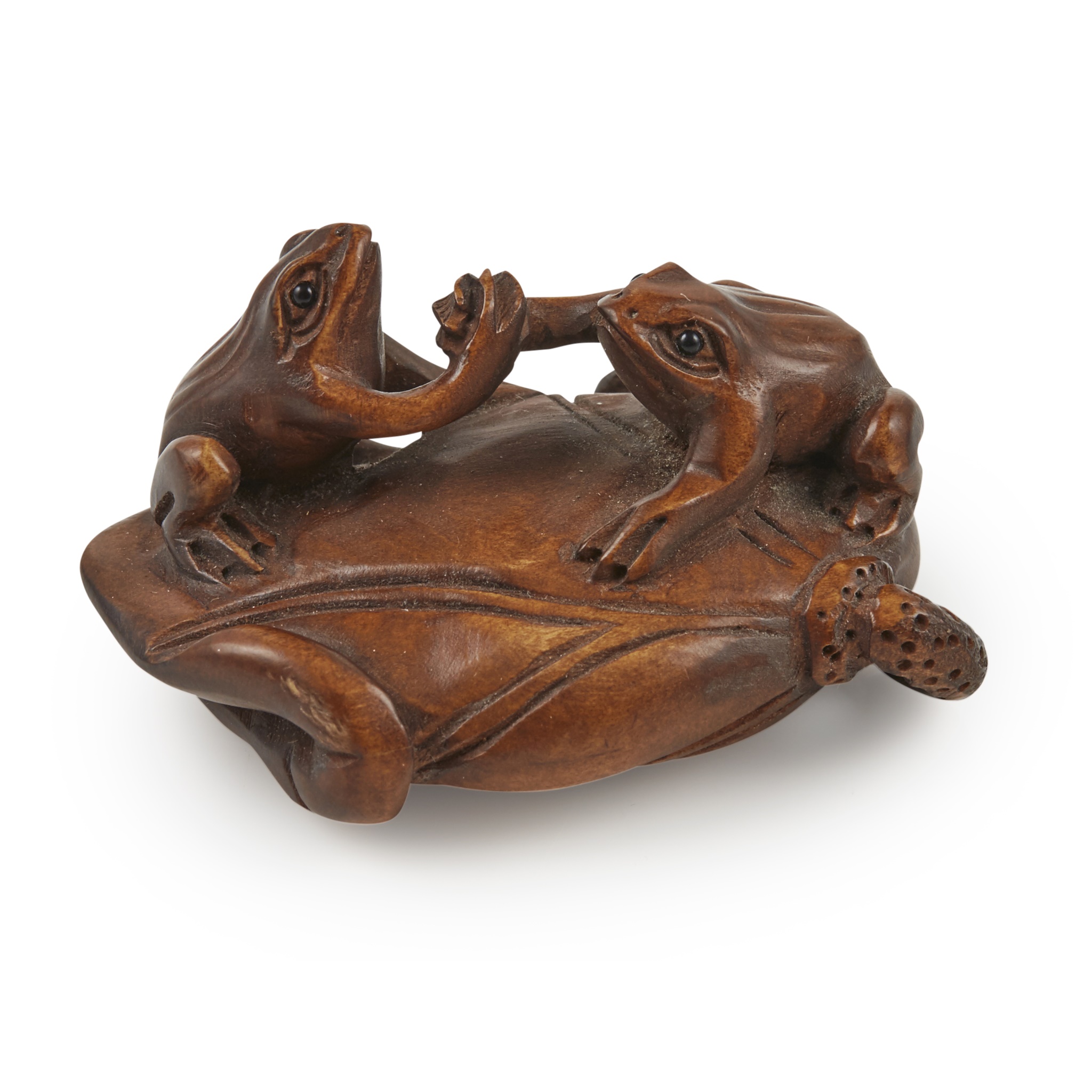 WOOD NETSUKE OF TWO WRESTLING FROGS