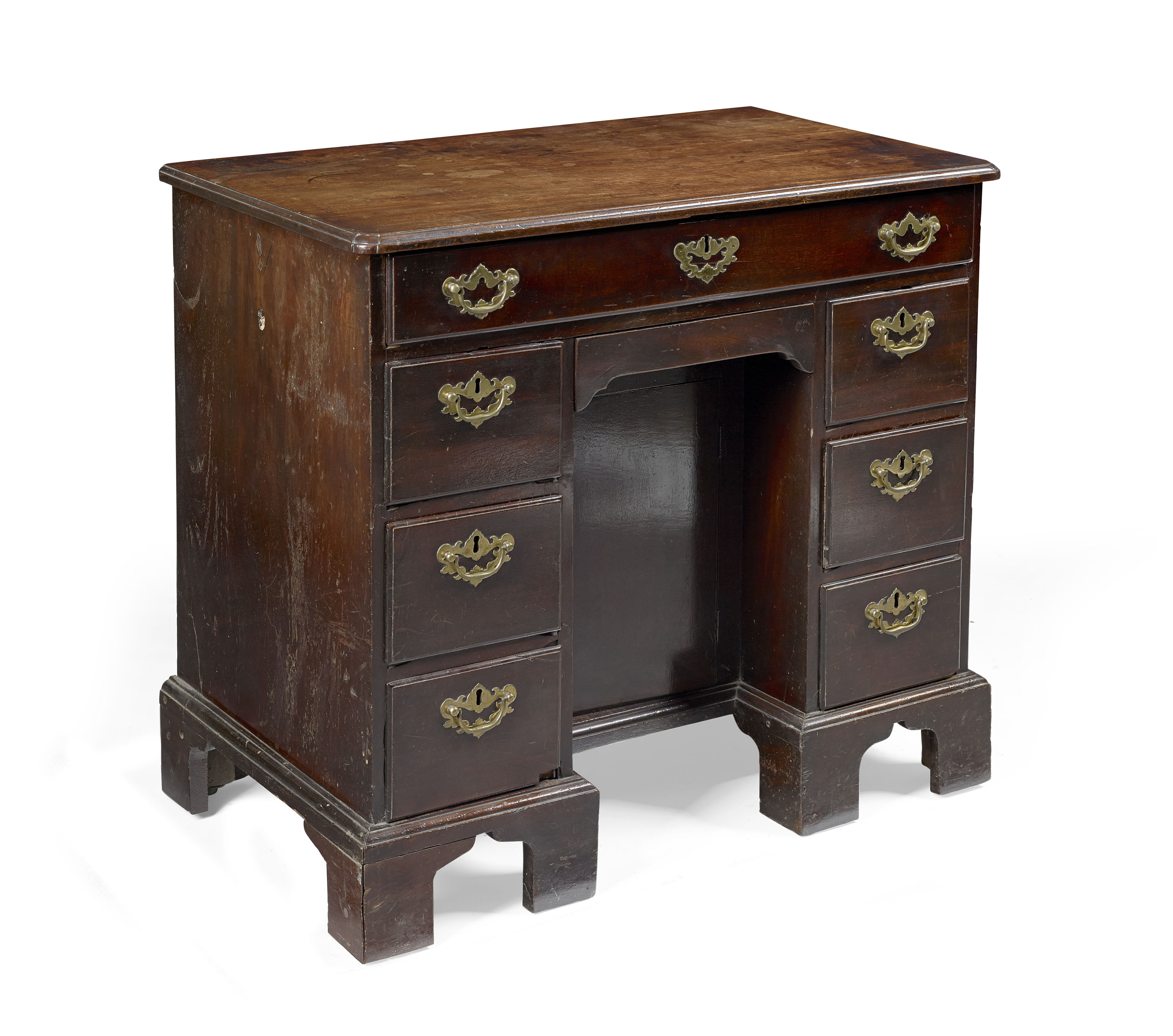 GEORGE II MAHOGANY KNEEHOLE DESK