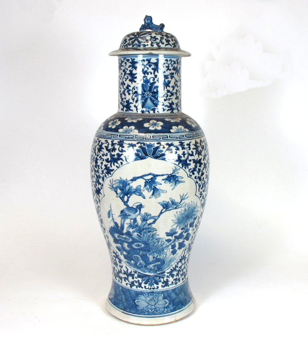 CHINESE BLUE AND WHITE PORCELAIN VASE AND COVER