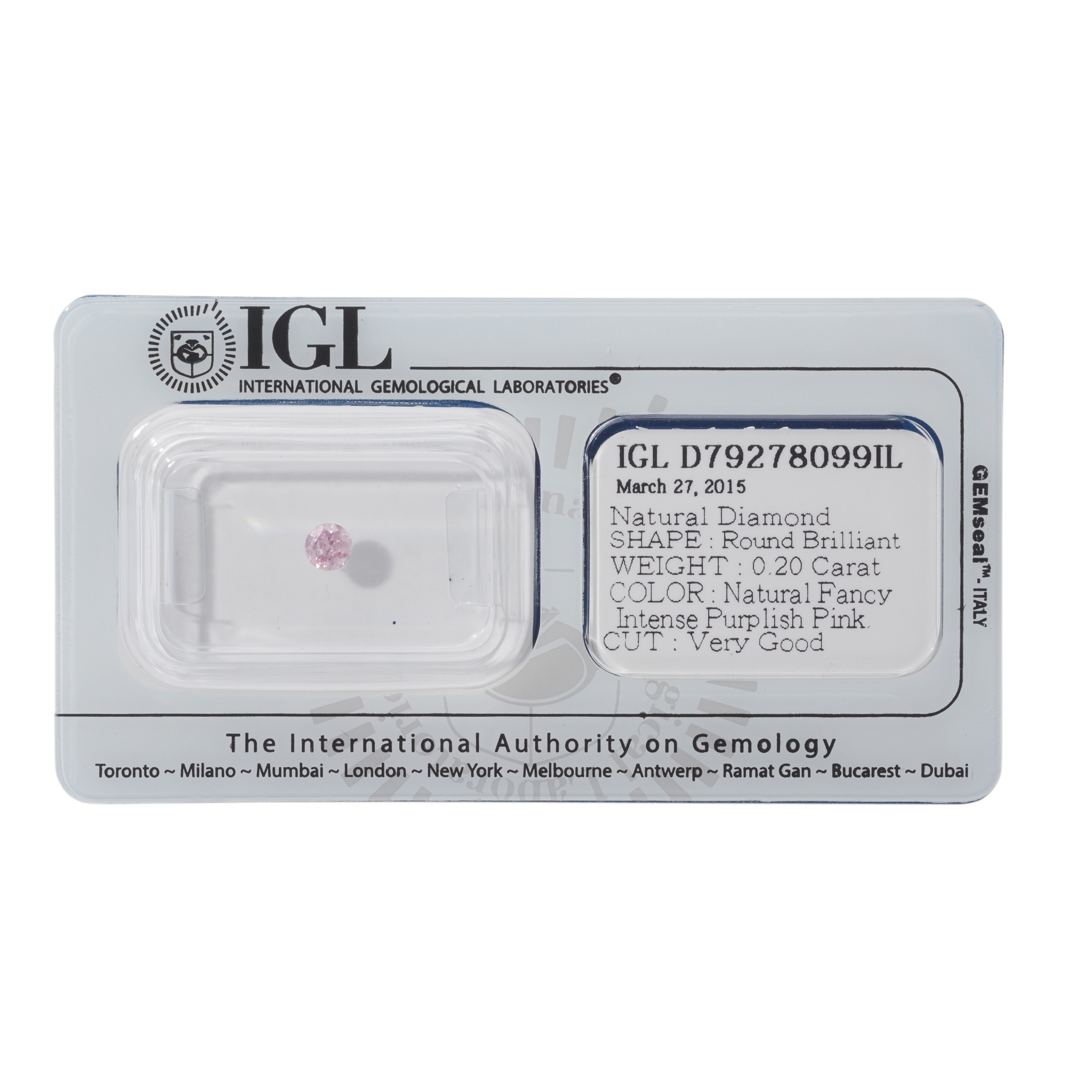 An unmounted coloured diamond
