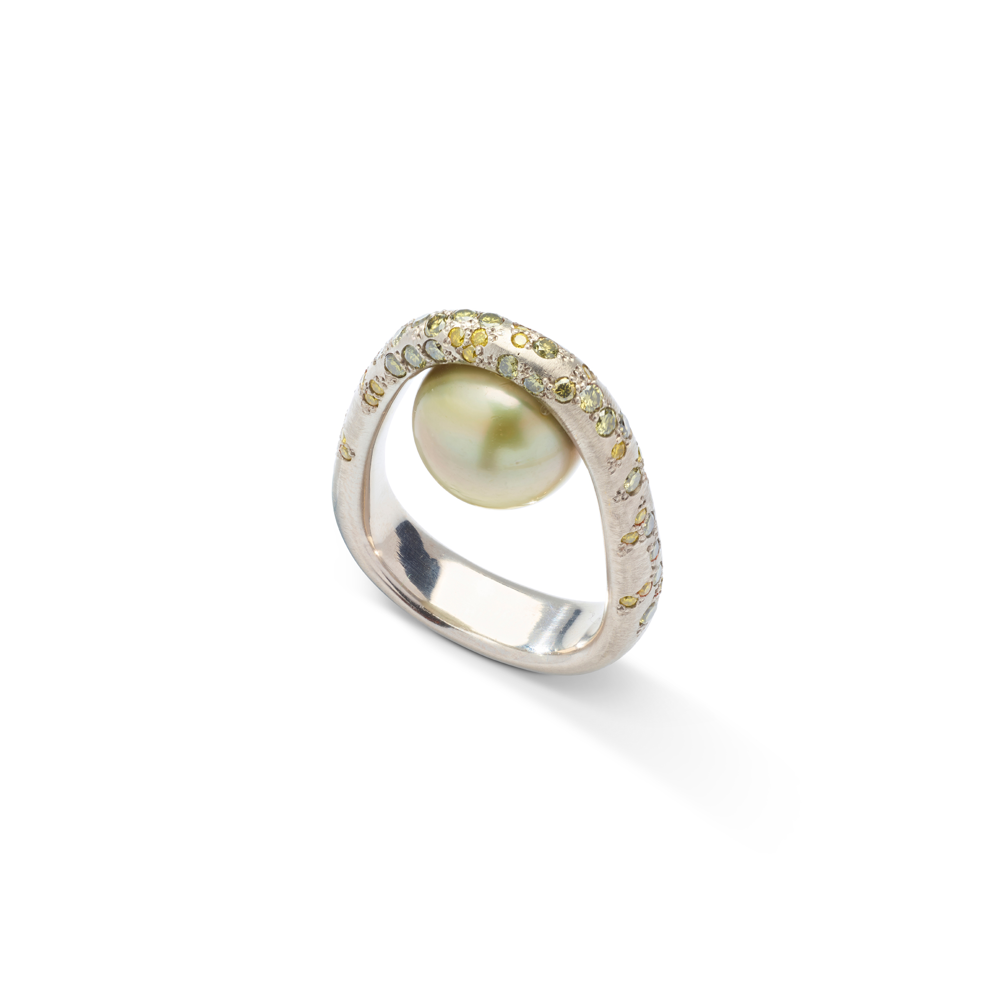 Peter Plöderl: A South Sea pearl and diamond cocktail ring