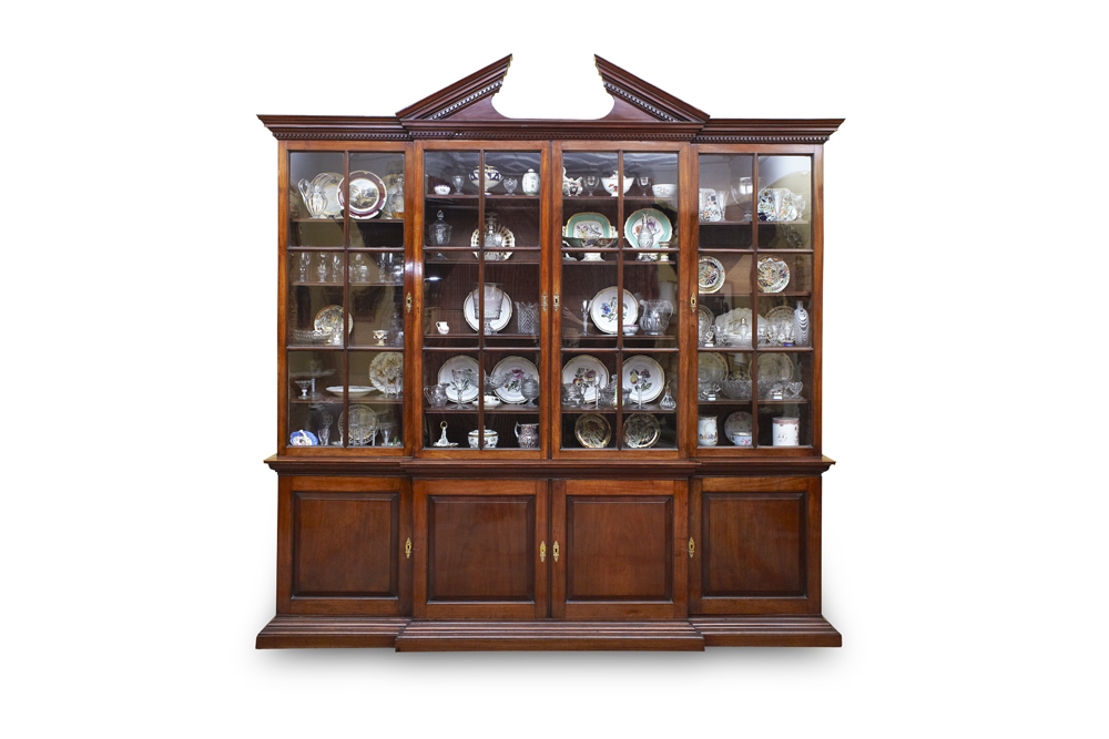 GEORGE III MAHOGANY BREAKFRONT BOOKCASE