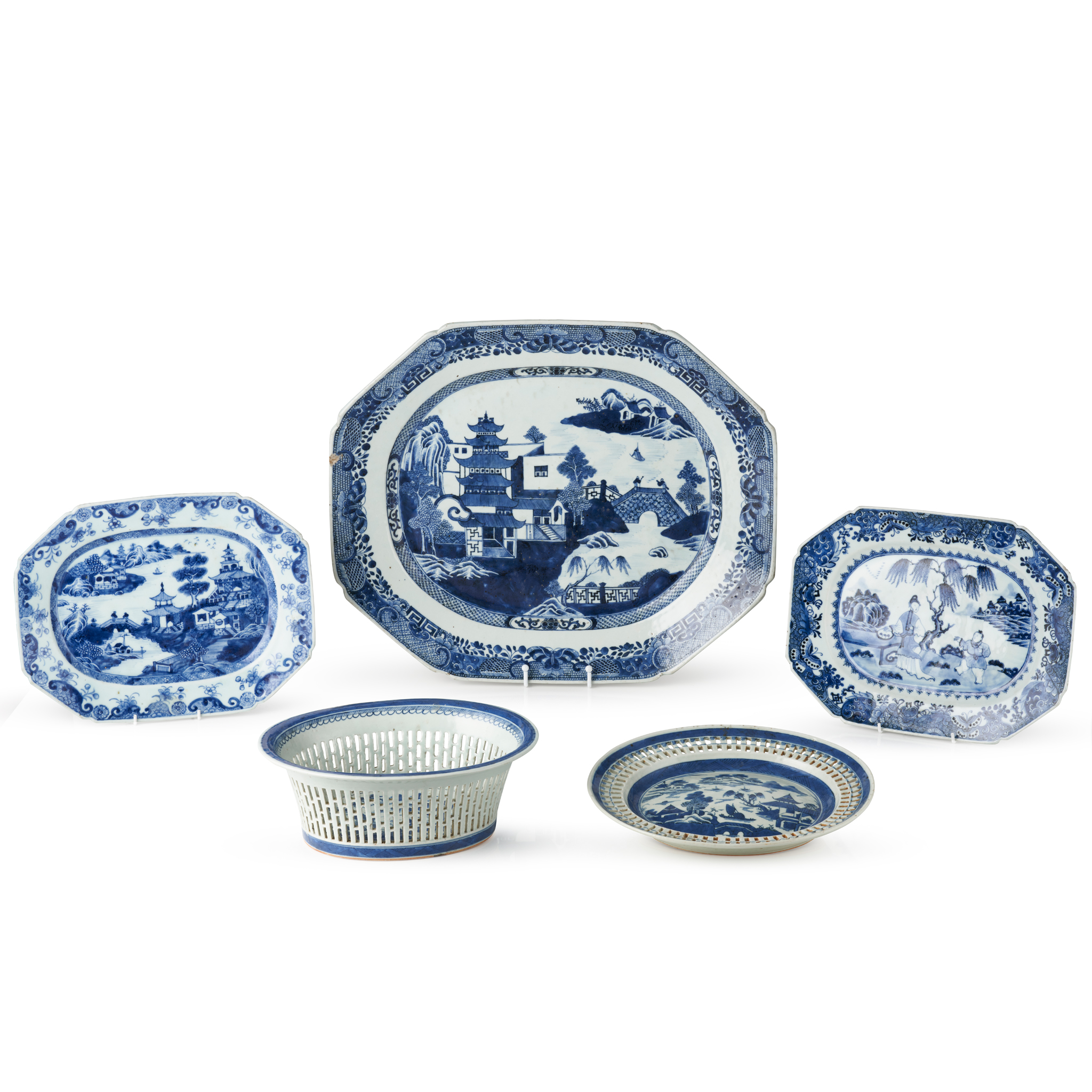 GROUP OF FIVE BLUE AND WHITE WARES