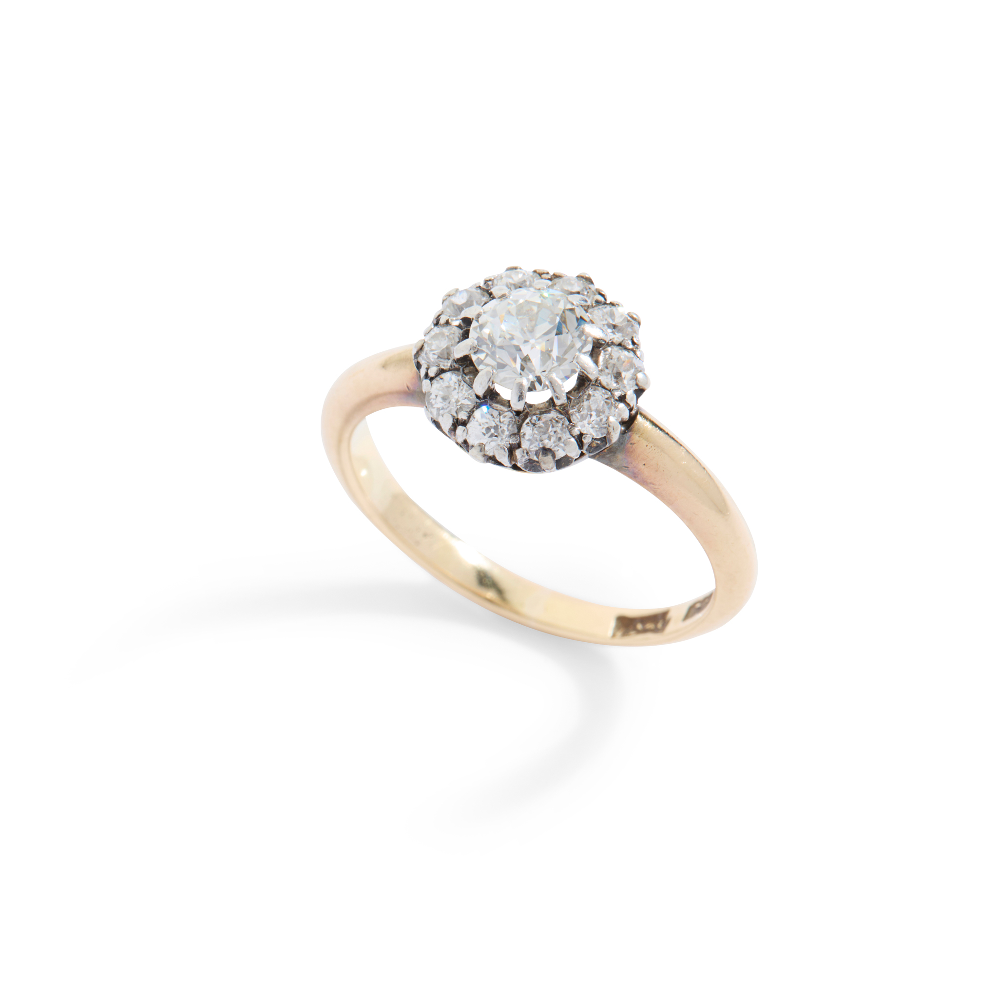 A diamond cluster ring