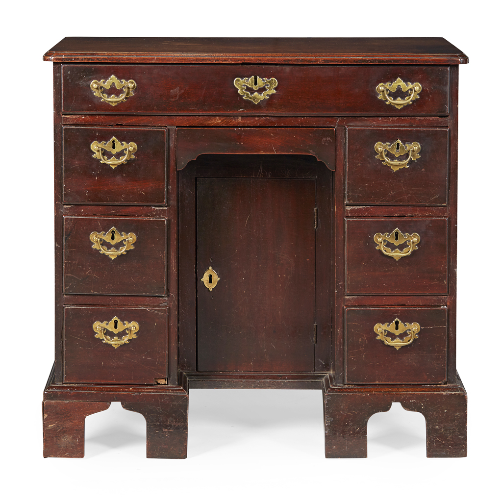 GEORGE III MAHOGANY KNEEHOLE DESK