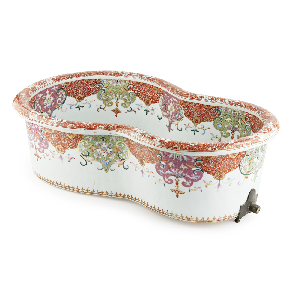 EXPORT FAMILLE ROSE KIDNEY-SHAPED BIDET