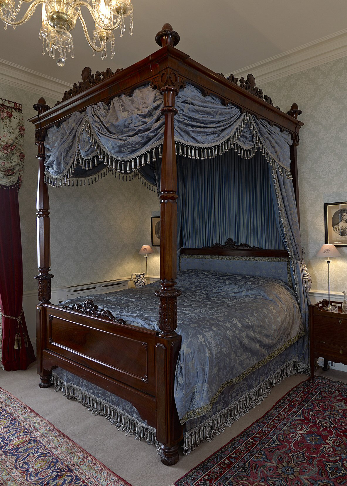 MAHOGANY FOUR POSTER BED