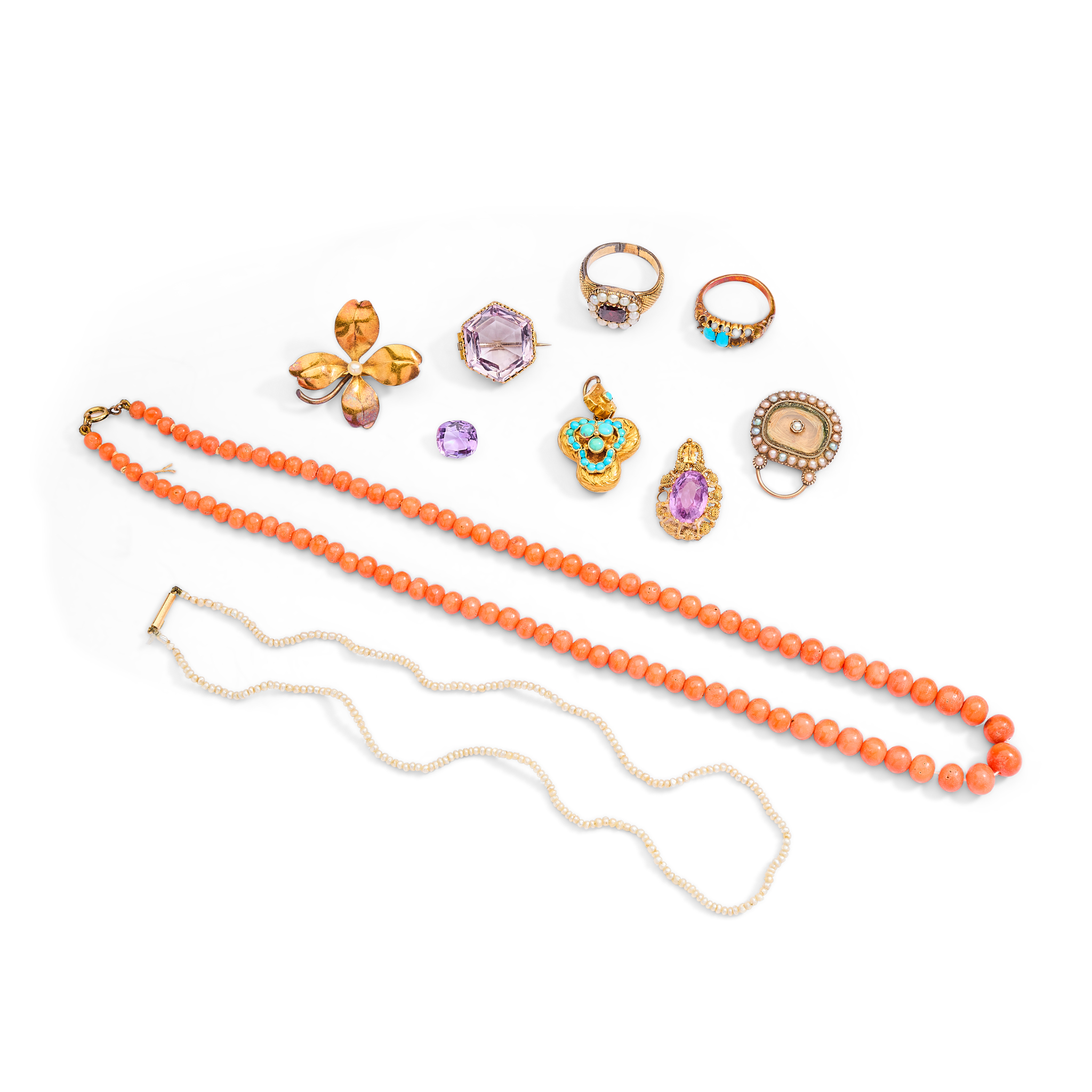 A collection of jewellery