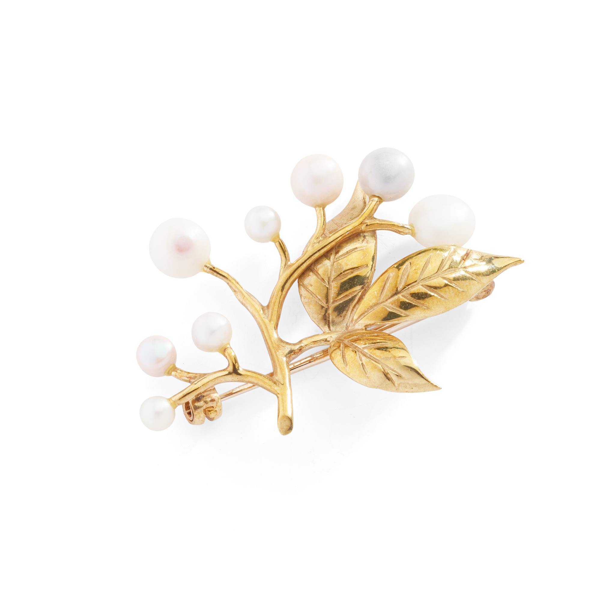 CAIRNCROSS OF PERTH: A 9CT GOLD SCOTTISH FRESHWATER PEARL 'ROWAN BERRY' BROOCH