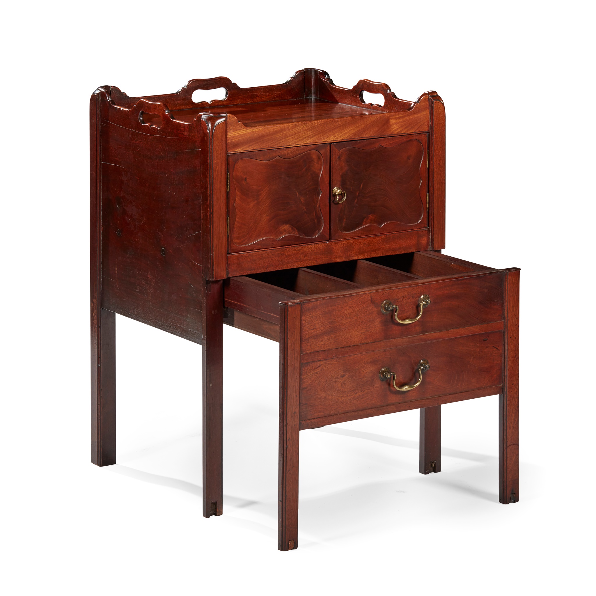 GEORGE III MAHOGANY TRAY TOP BEDSIDE COMMODE