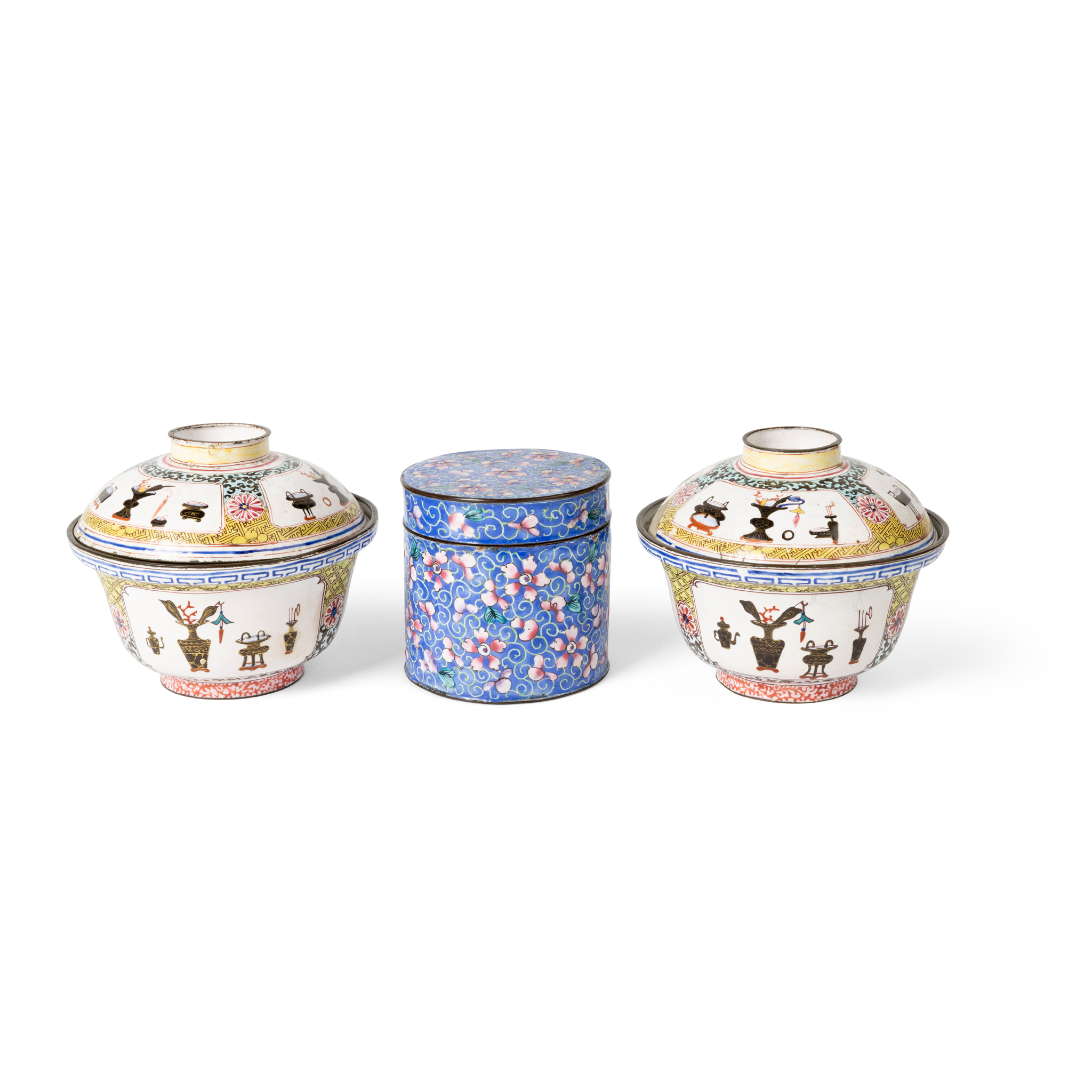 PAIR OF CHINESE CANTON PAINTED ENAMEL 'ANTIQUITIES' LIDDED BOWLS AND ONE BLUE ENAMEL LIDDED BOX