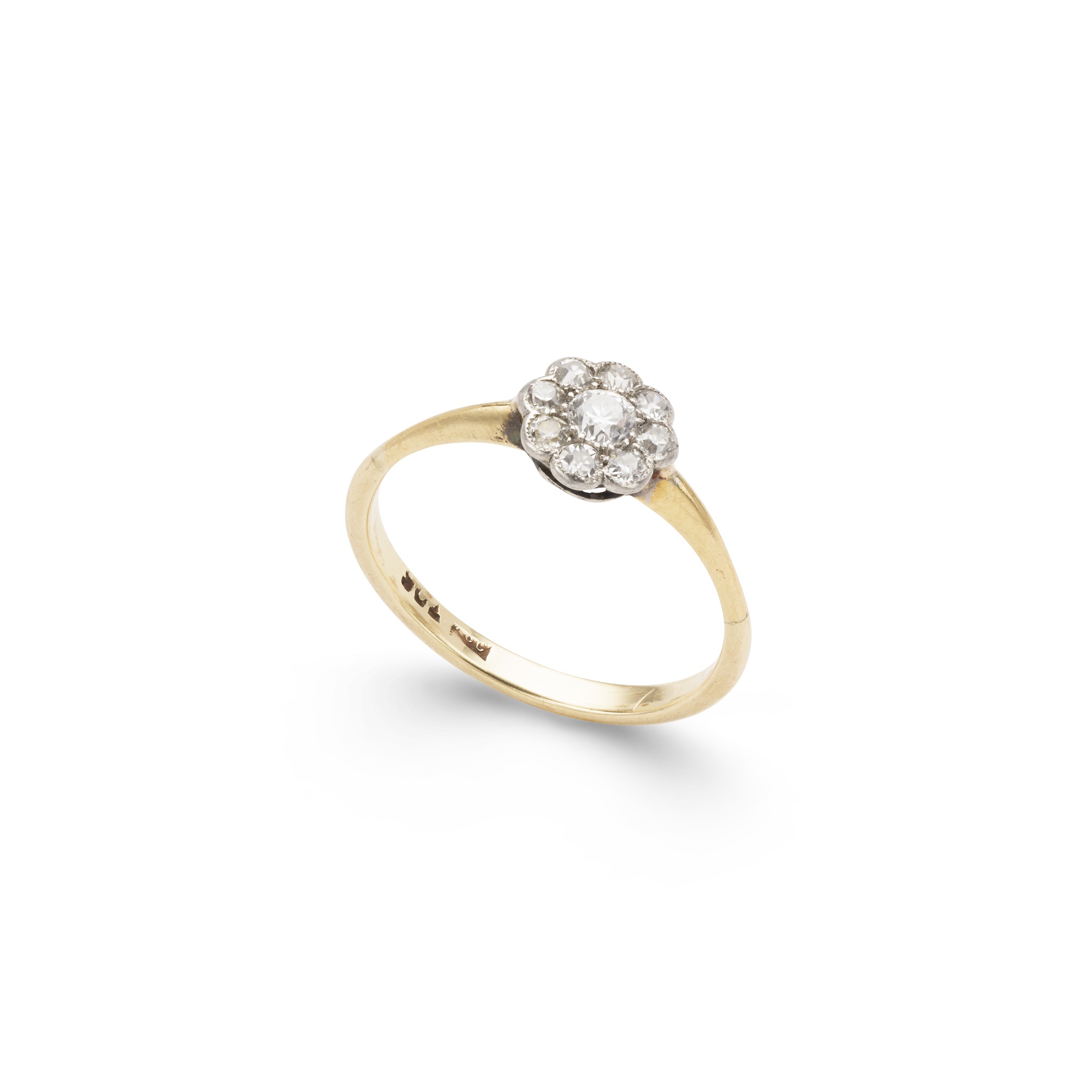 A diamond cluster ring