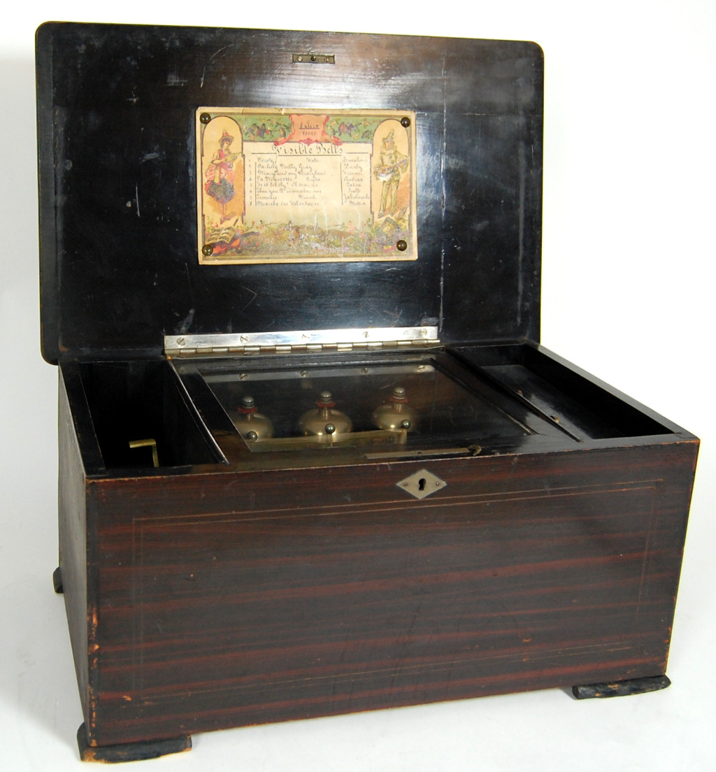 SWISS ROSEWOOD AND MARQUETRY INLAID MUSIC BOX