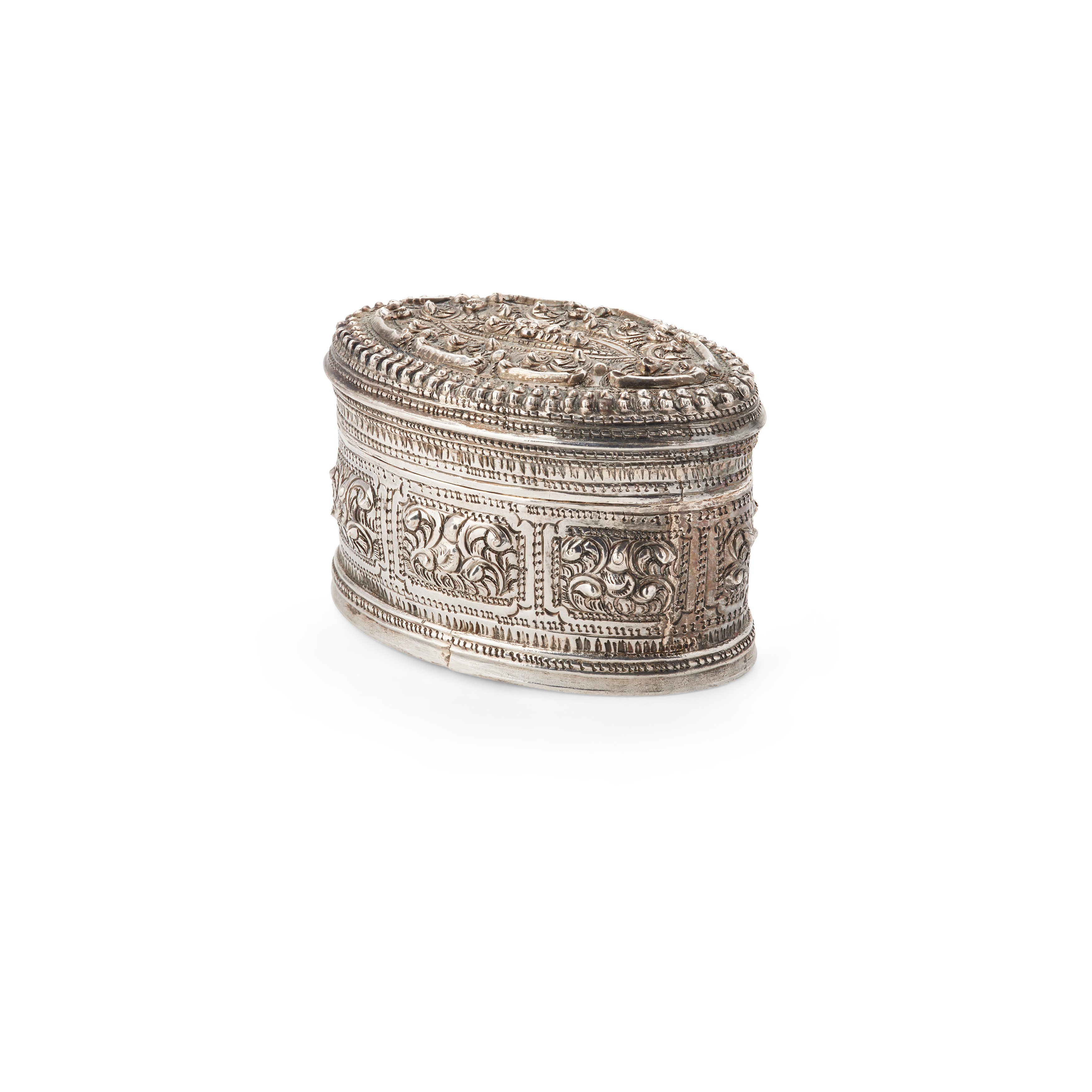 A 19TH CENTURY INDO-PERSIAN SNUFF BOX