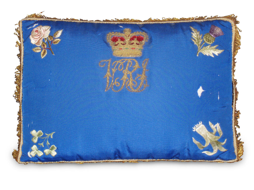 A Victorian blue kneeler cushion