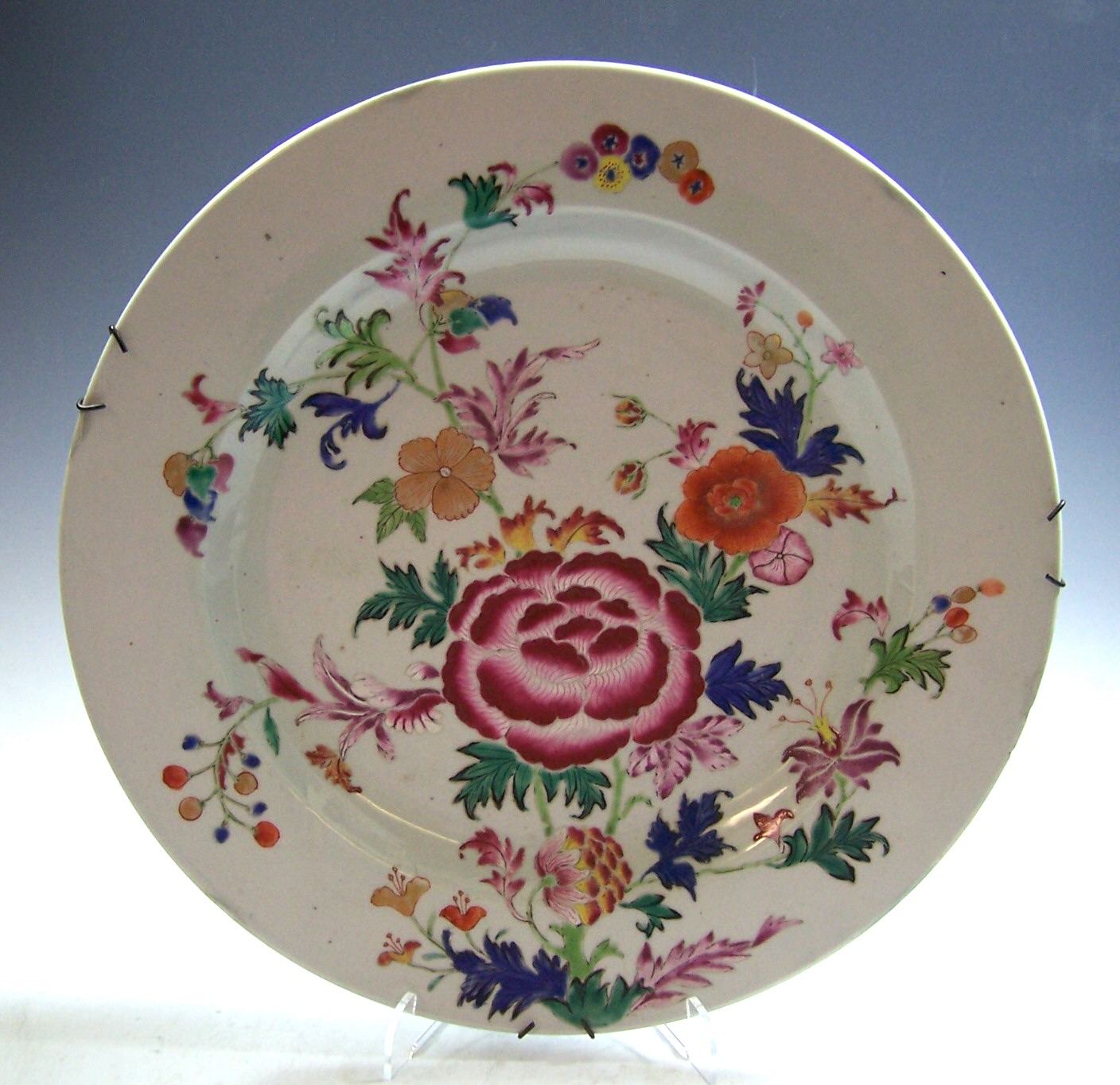 An 18th century Chinese export famille rose circular plate